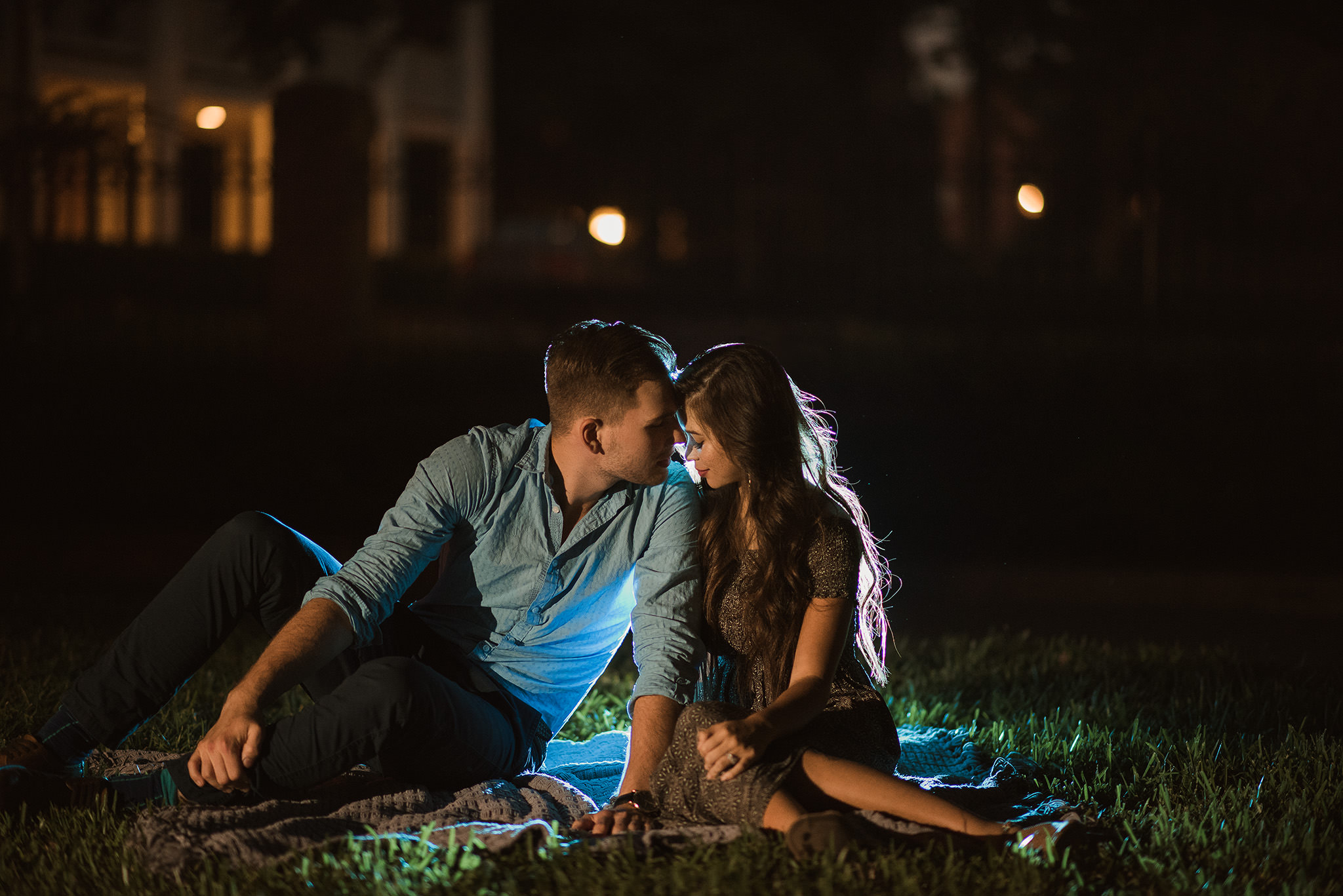 houston-austin-romantic-destination-outdoor-engagement-photo-session-hermann-park-night-dark-steamy-moody