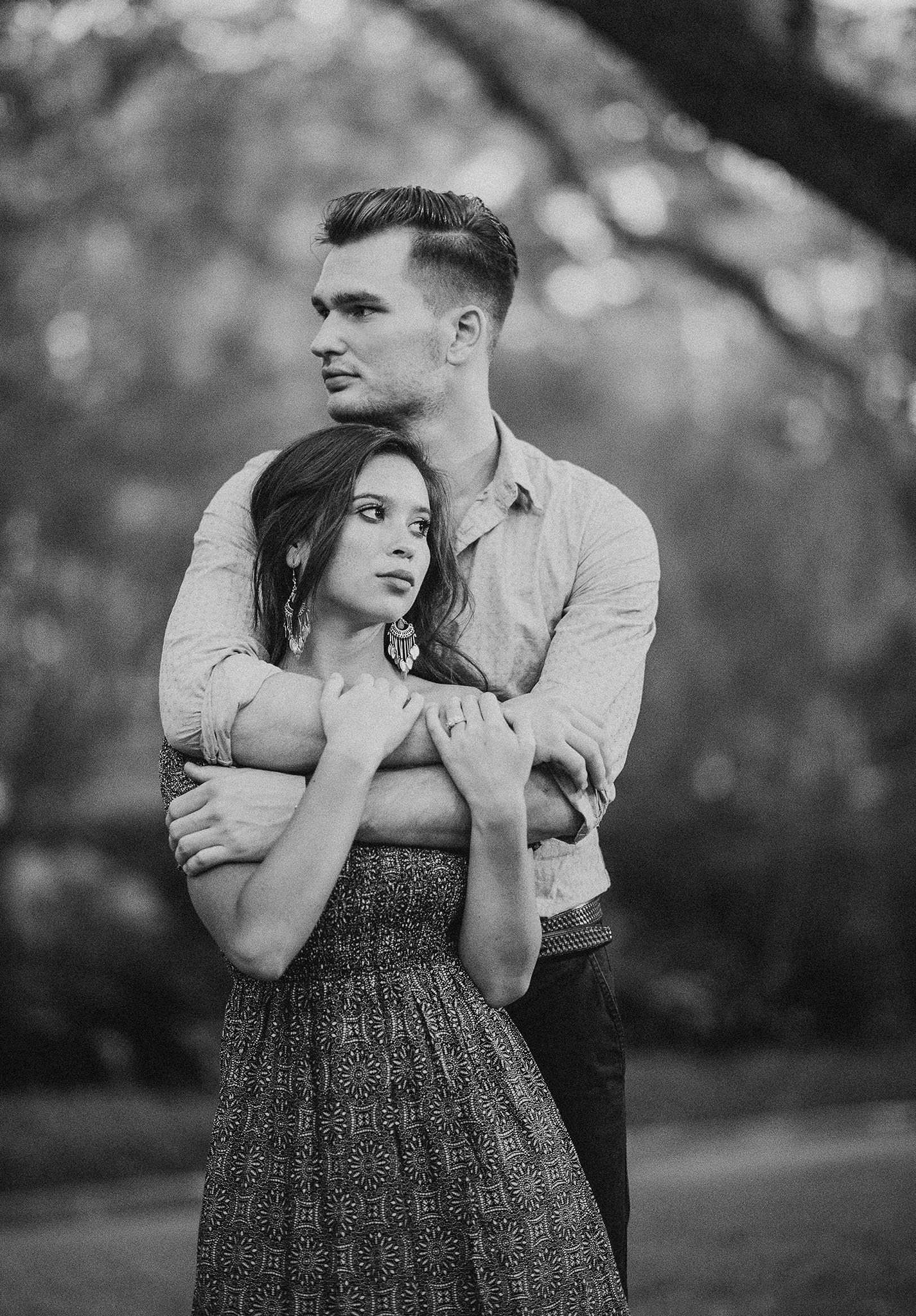 boulevard-oaks-houston-woods-outdoor-nature-styled-engagement-photography-trees-forest