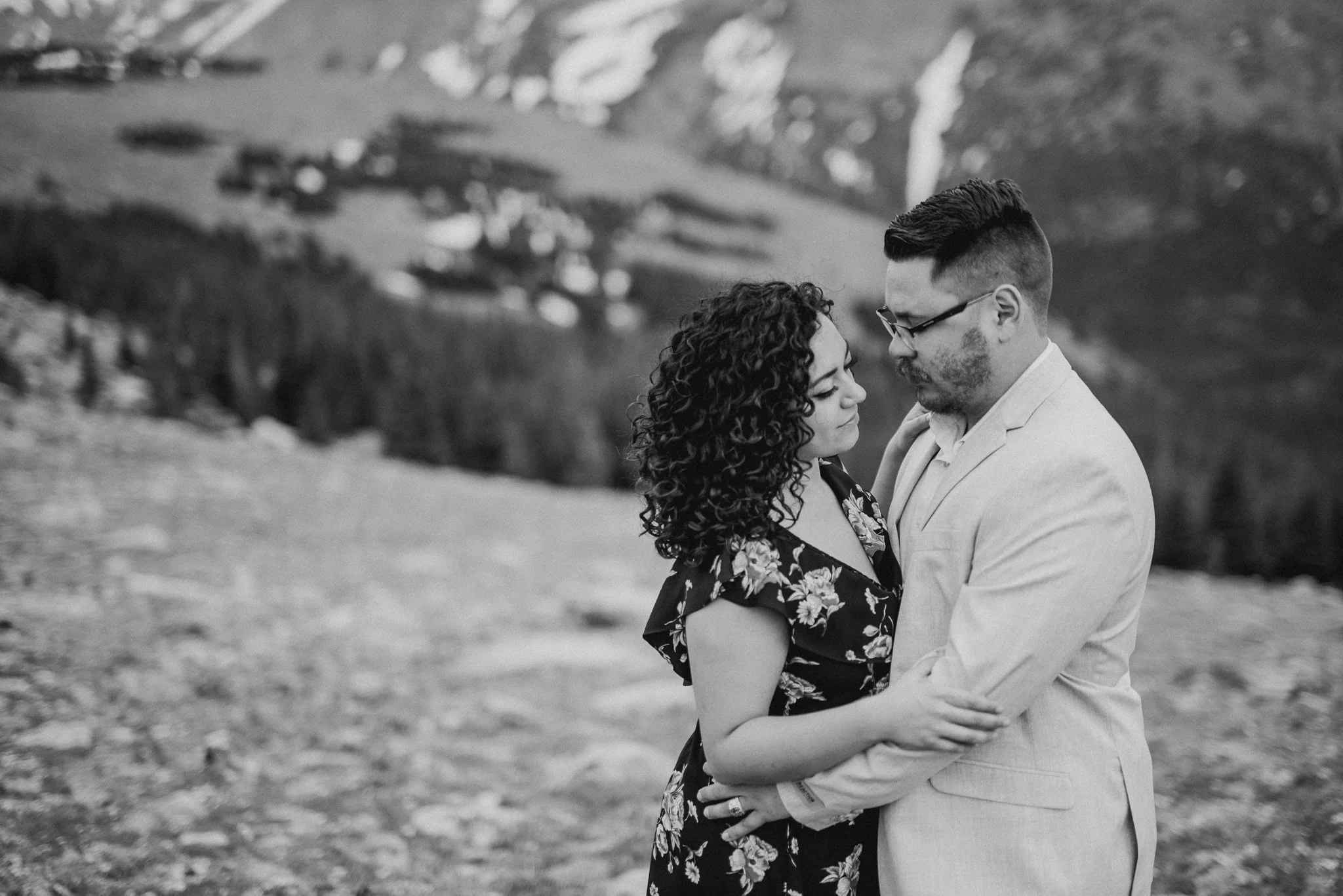 Rocky-Mountain-National-Park-Colorado-Engagement-session-adventure-photography