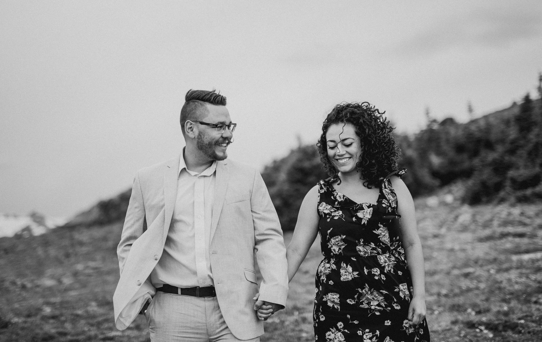 Rocky-Mountain-National-Park-Colorado-Engagement-session-adventure-photography