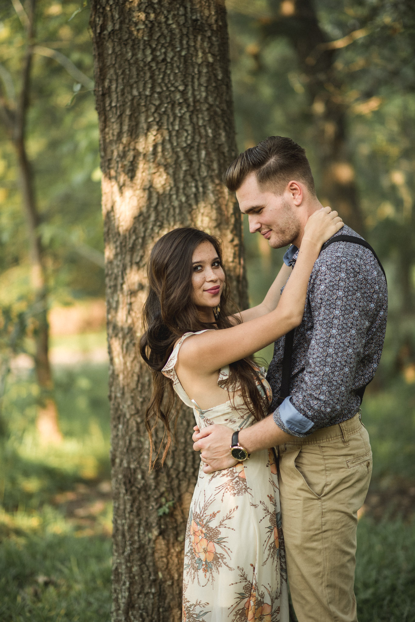 Hermann-park-houston-woods-outdoor-nature-styled-engagement-photography-trees-forest