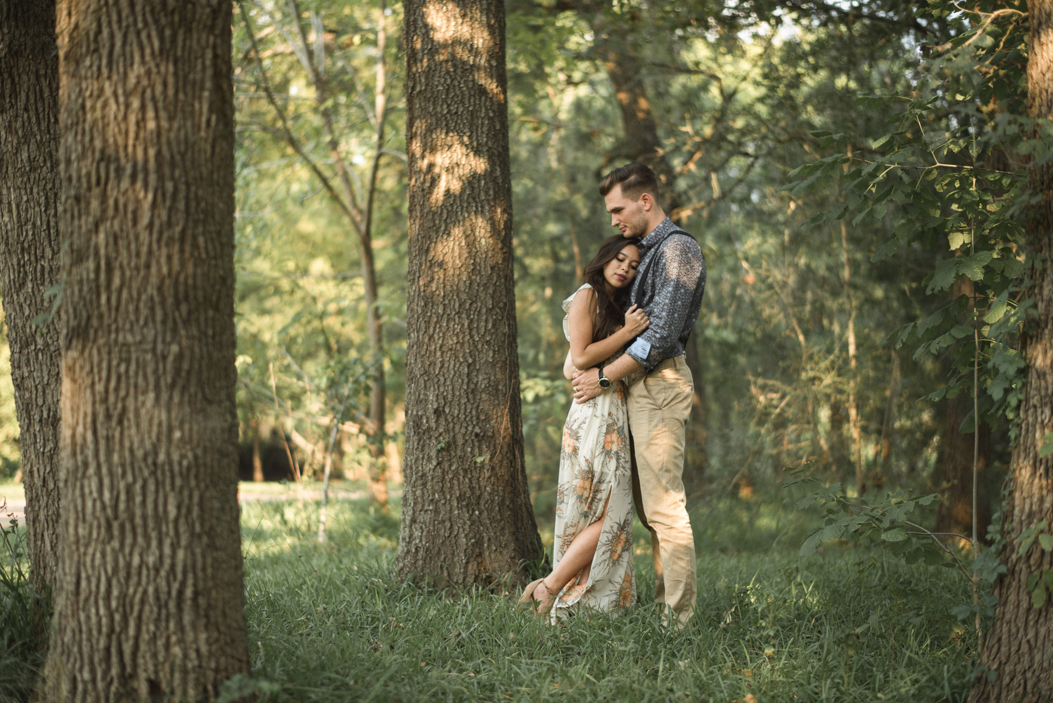 Hermann-park-houston-woods-outdoor-nature-styled-engagement-photography-trees-forest