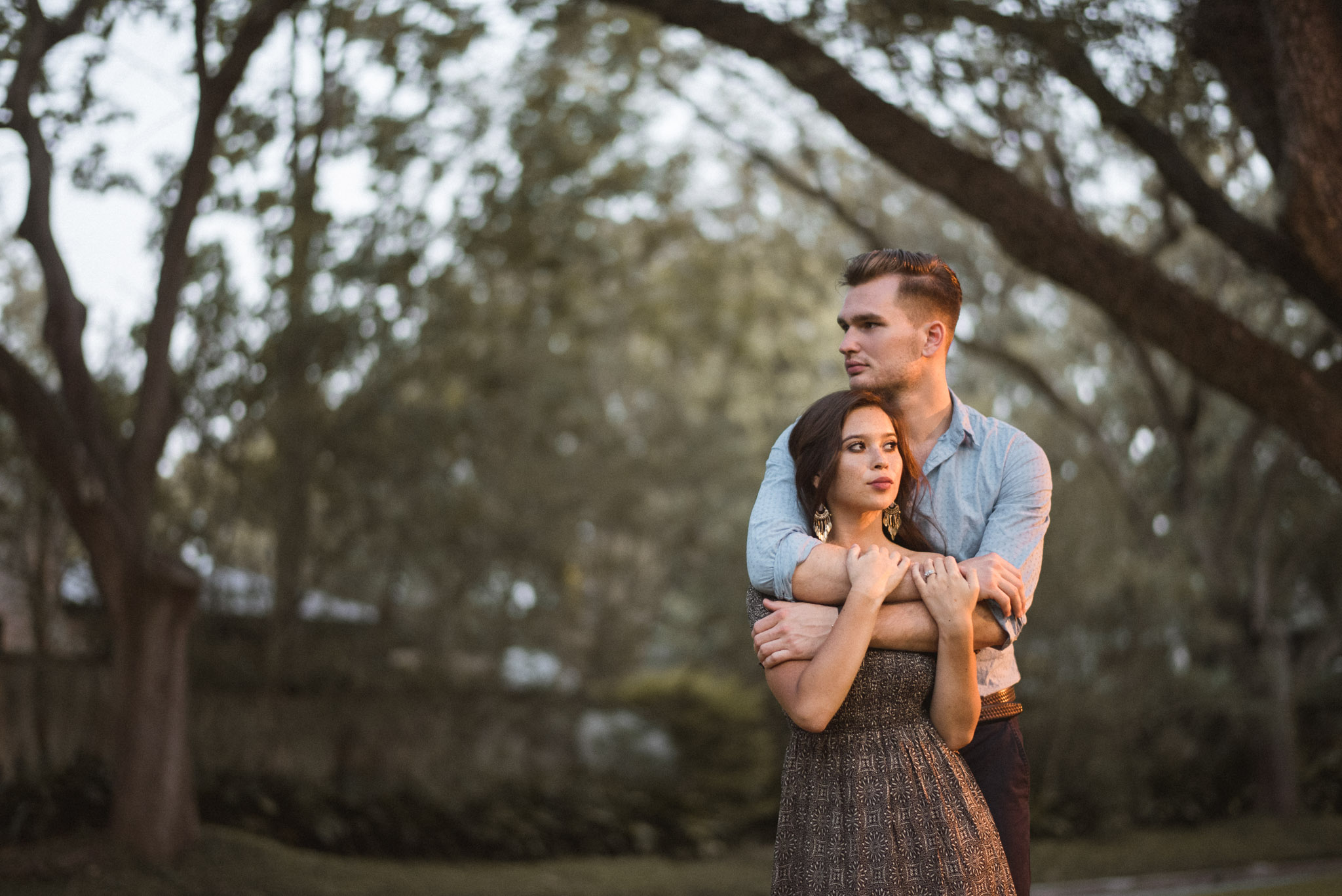 boulevard-oaks-houston-woods-outdoor-nature-styled-engagement-photography-trees-forest