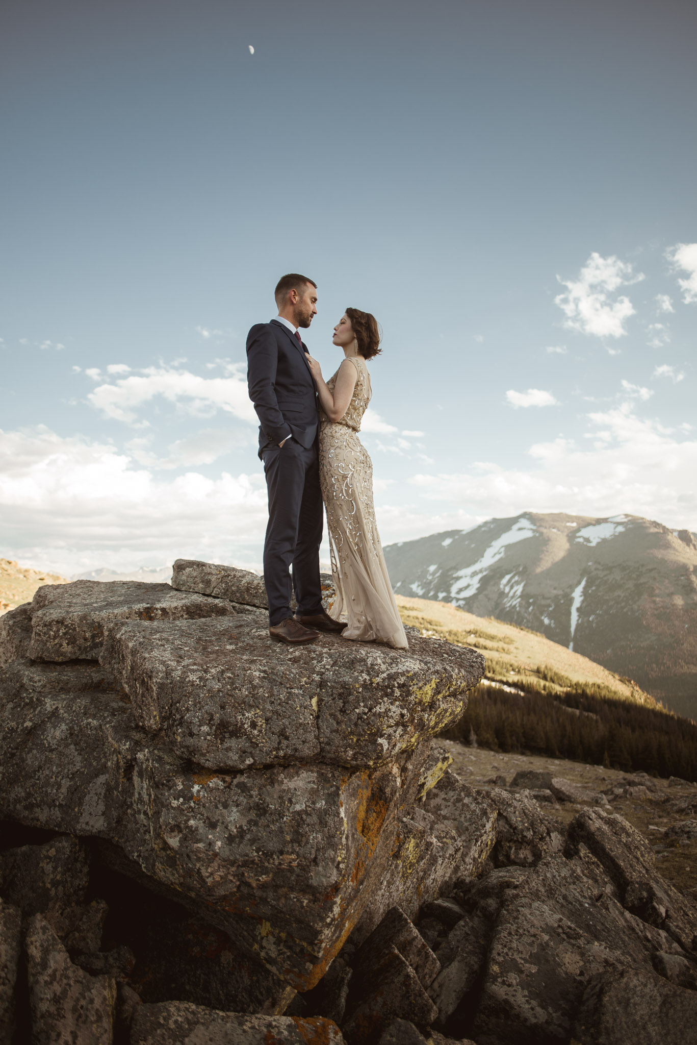 Rocky-mountain-national-park-vintage-adventure-engagement-session