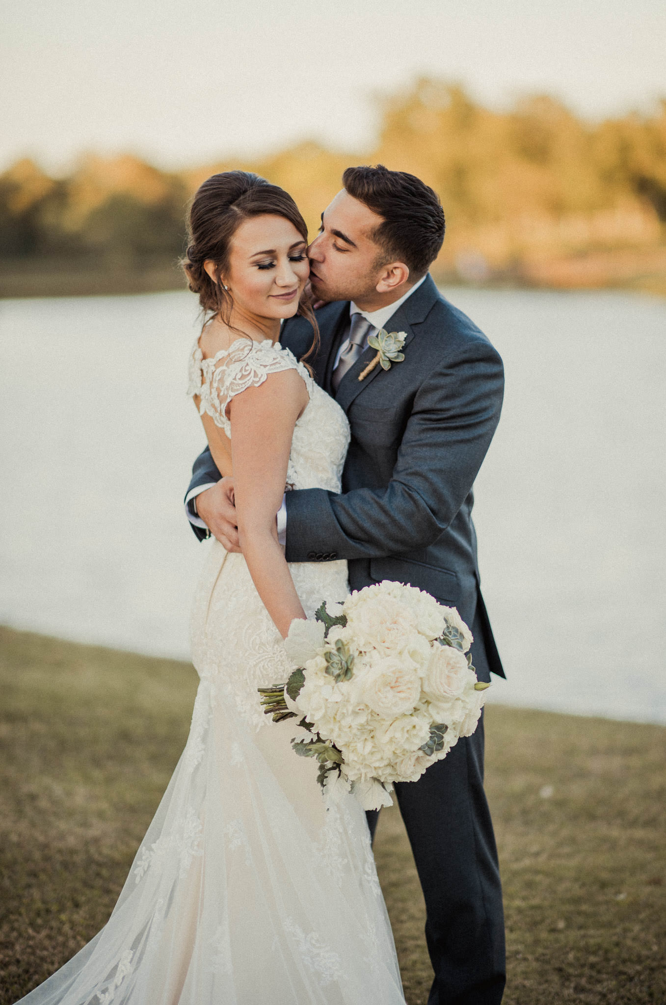 Briscoe-manor-rusitc-elegant-richmond-tx-wedding-photographer