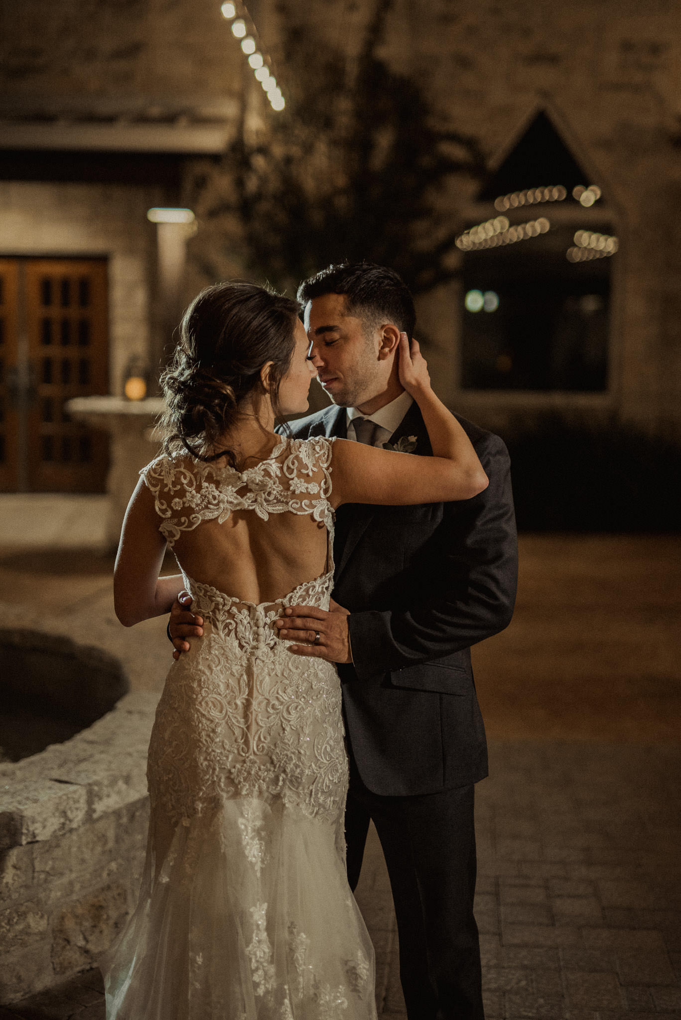 Briscoe-manor-rusitc-elegant-richmond-tx-wedding-photographer