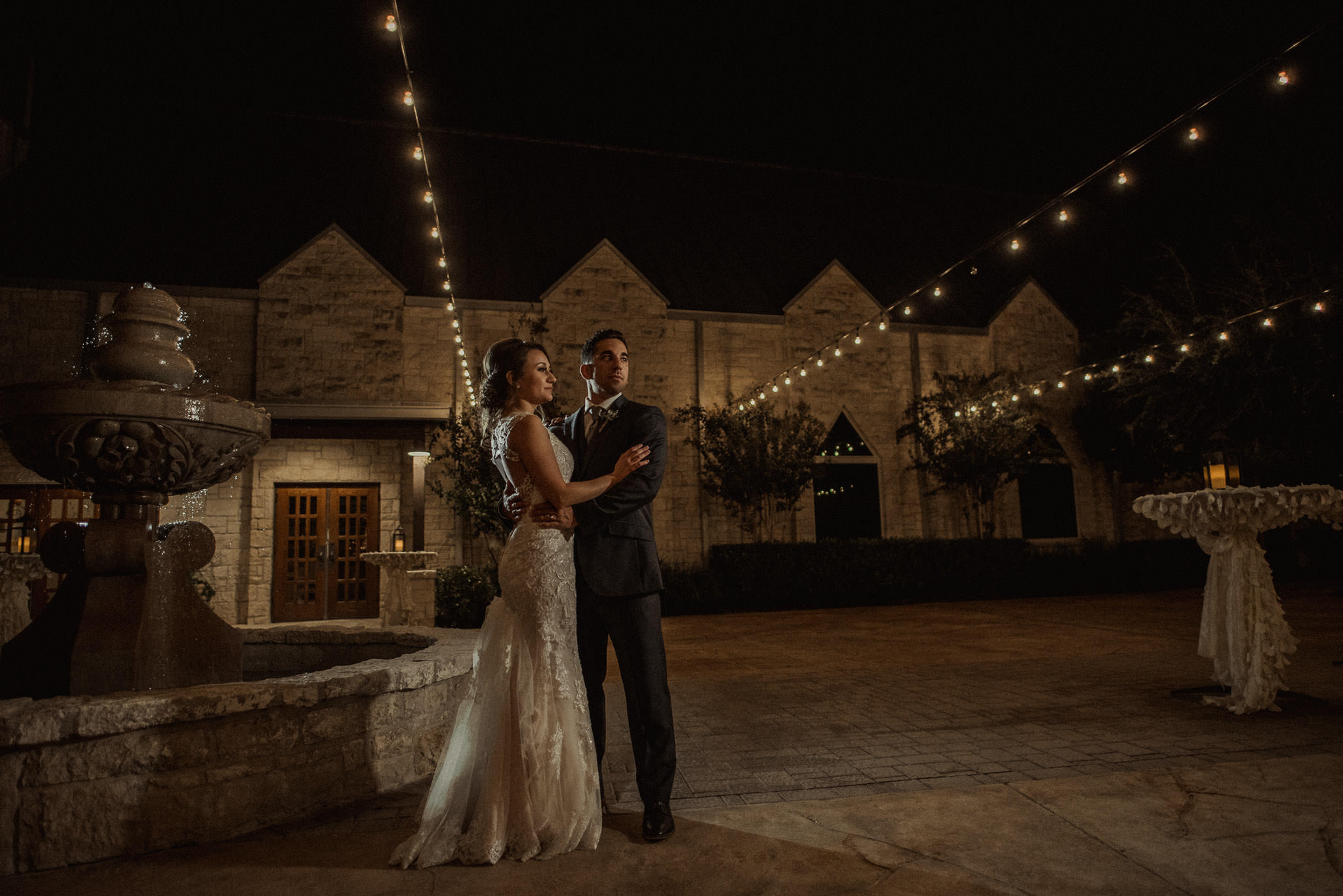 Briscoe-manor-rusitc-elegant-richmond-tx-wedding-photographer