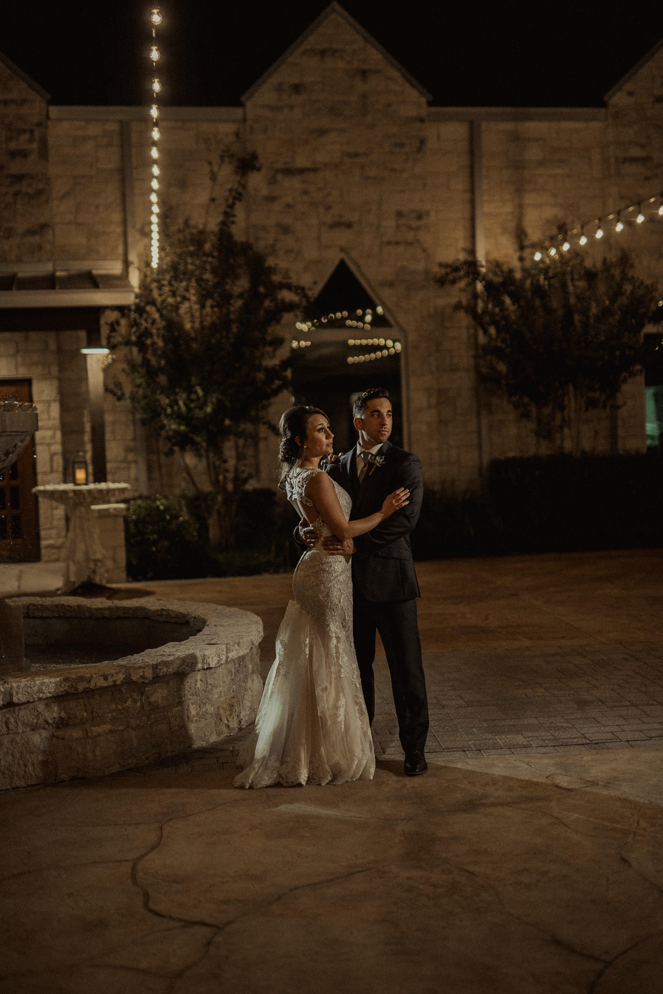 Briscoe-manor-rusitc-elegant-richmond-tx-wedding-photographer