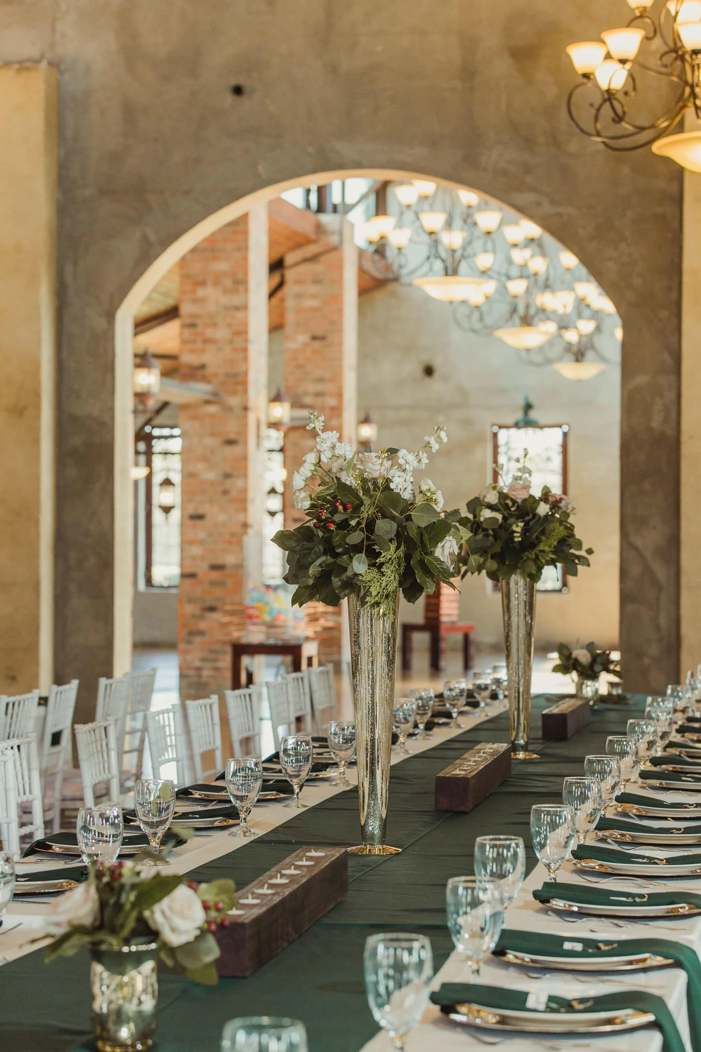 Olde-Dobbin-station-wedding-houston-montgomery-rustic-wedding-deer-antler-photographer