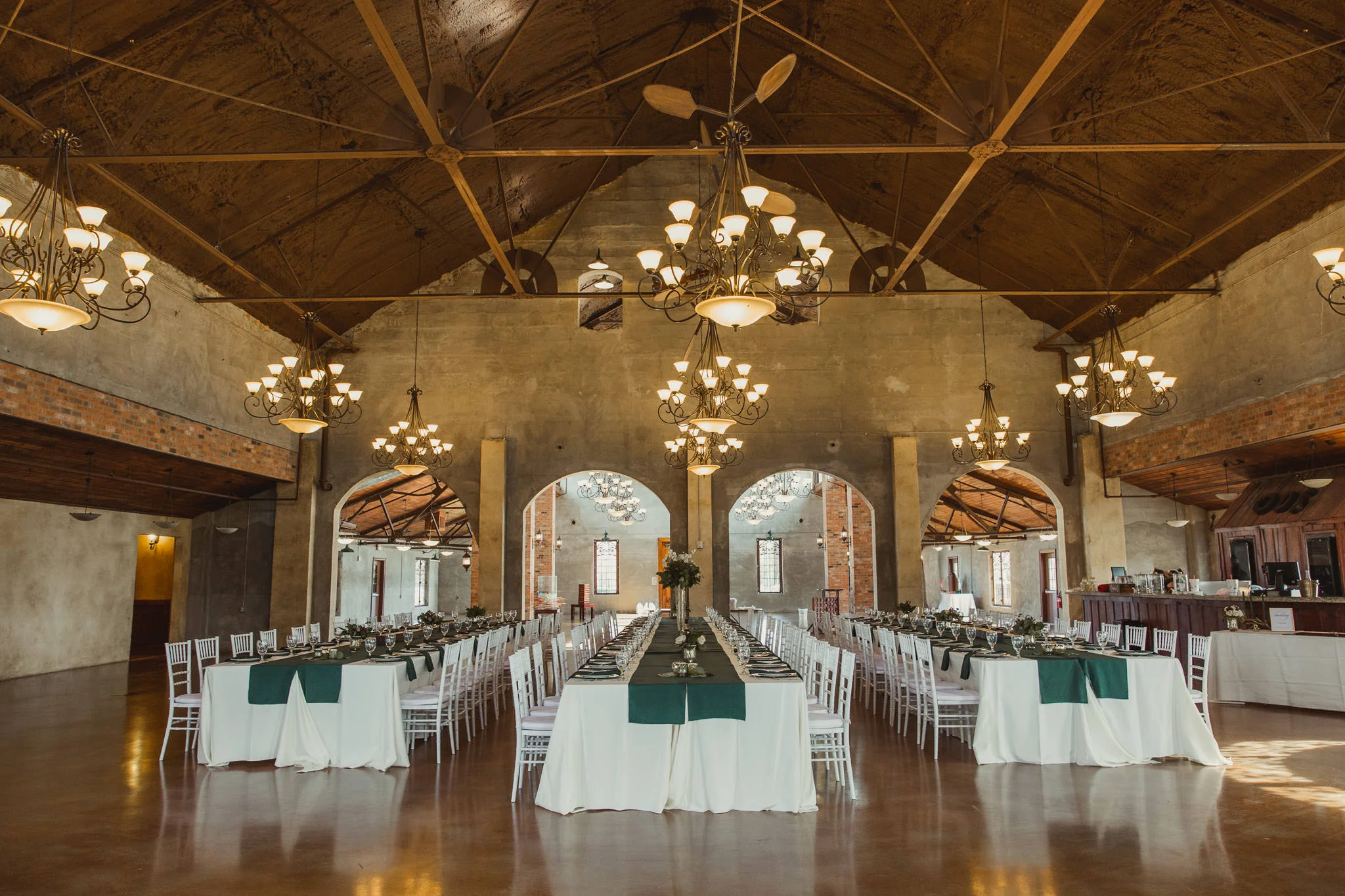 Olde-Dobbin-station-wedding-houston-montgomery-rustic-wedding-deer-antler-photographer
