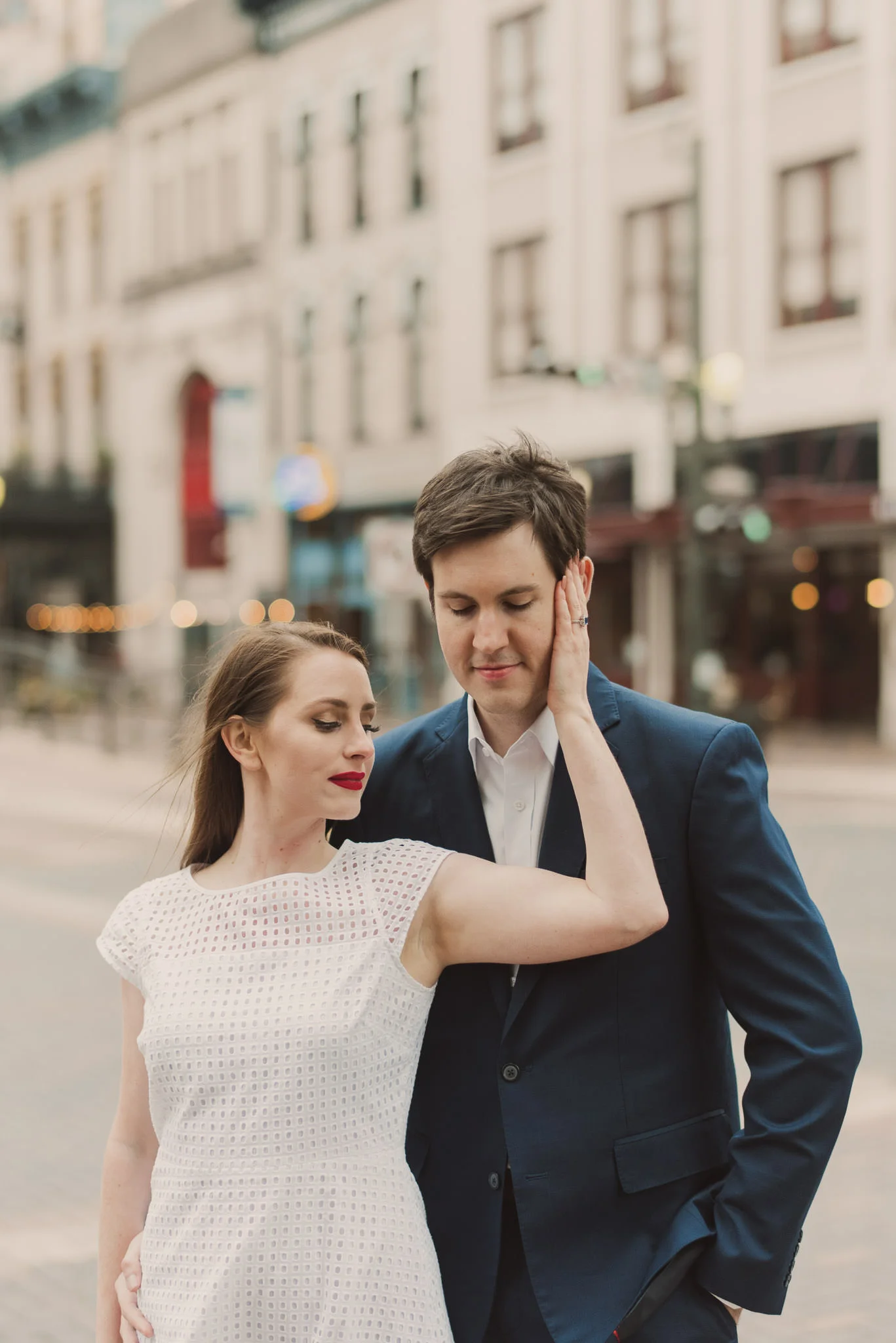 houston-urban-city-downtown-engagement-photographer-main-street