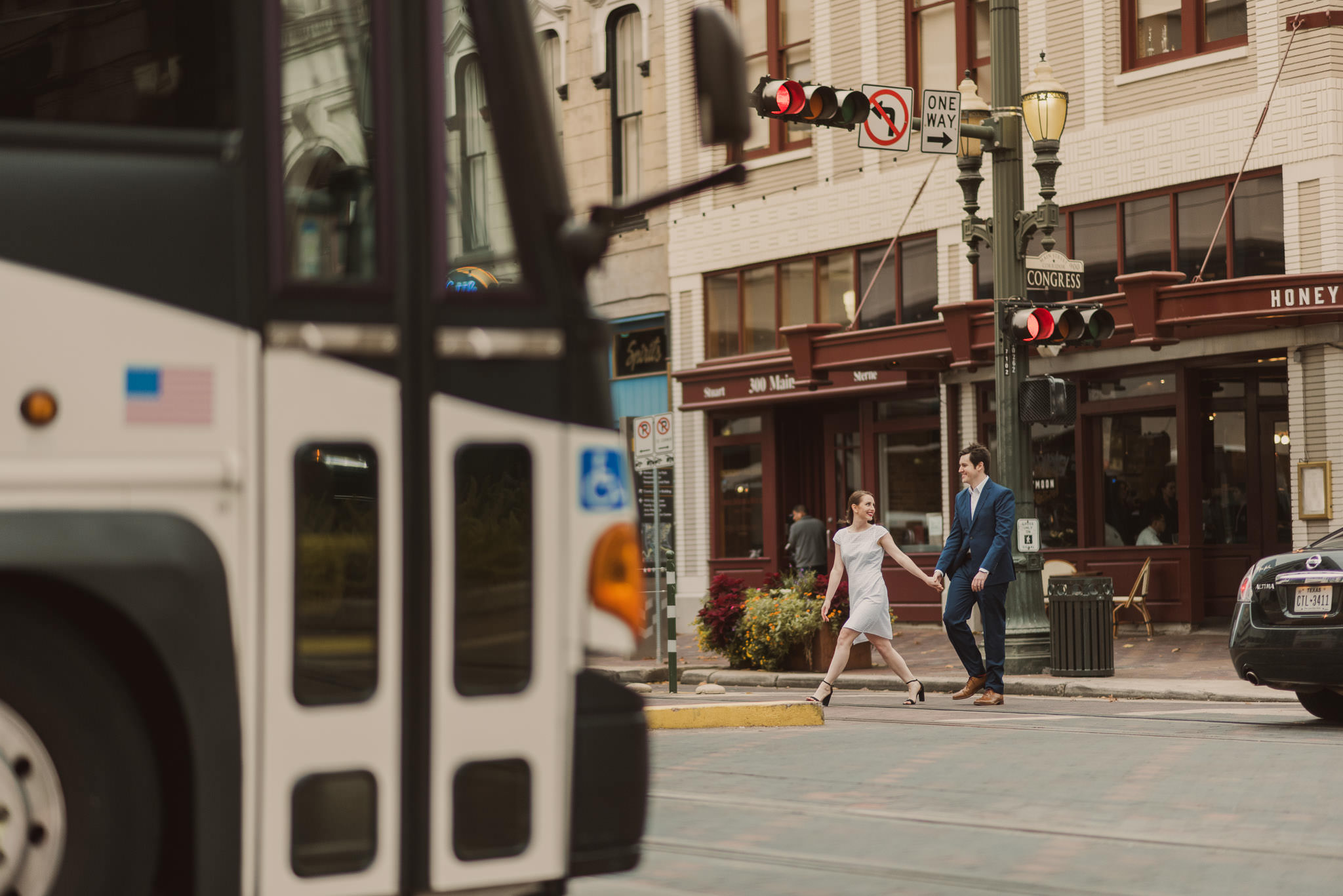 houston-urban-city-downtown-engagement-photographer-main-street