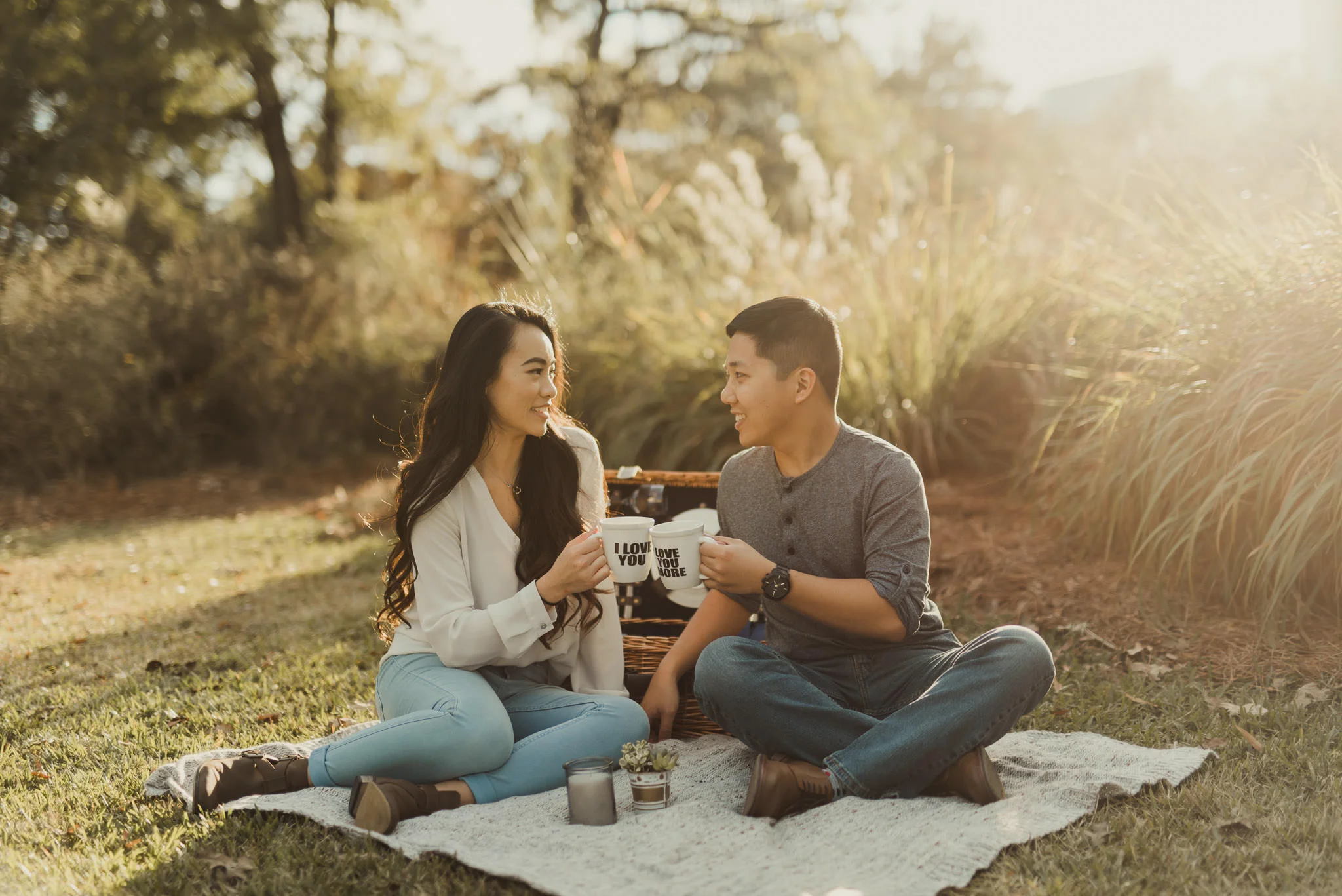 Hermann-park-houston-vietnamese-engagement-golden-hour-photographer-romantic-picnic