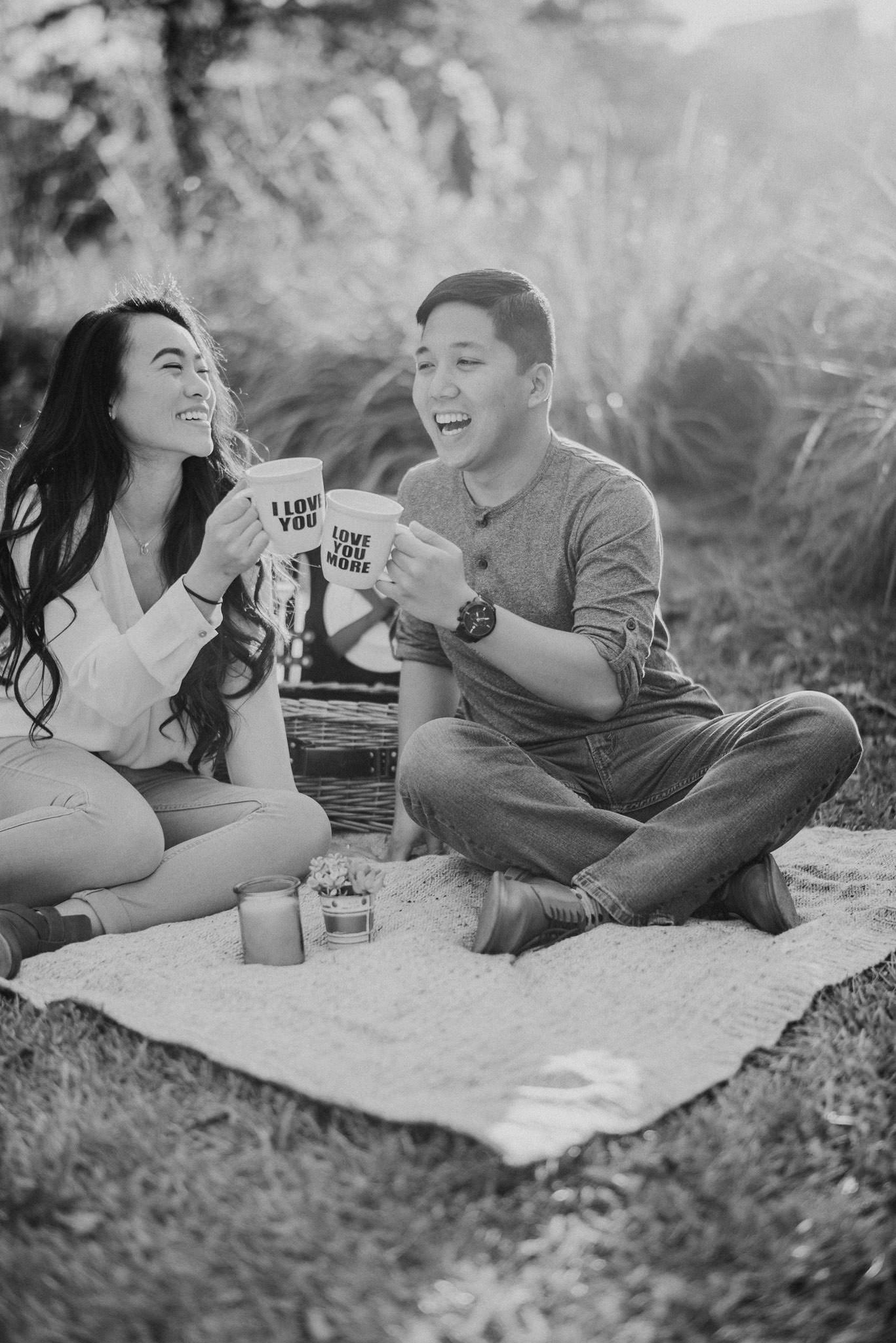 Hermann-park-houston-vietnamese-engagement-golden-hour-photographer-romantic-picnic
