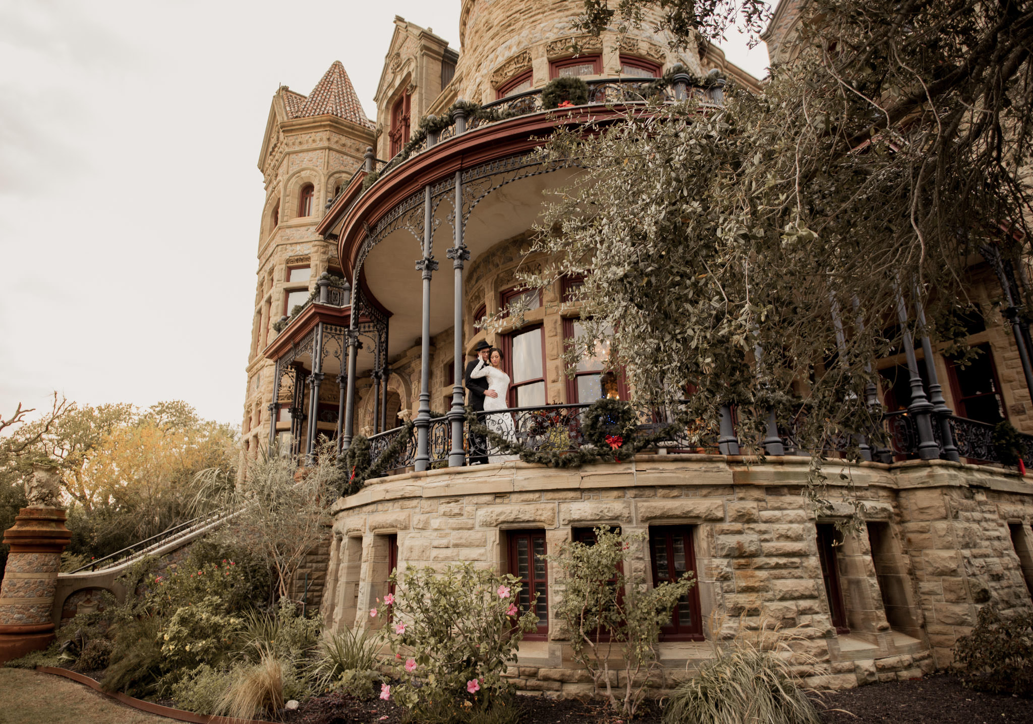 Galveston-bishops-palace-vintage-historical-engagement-photographer