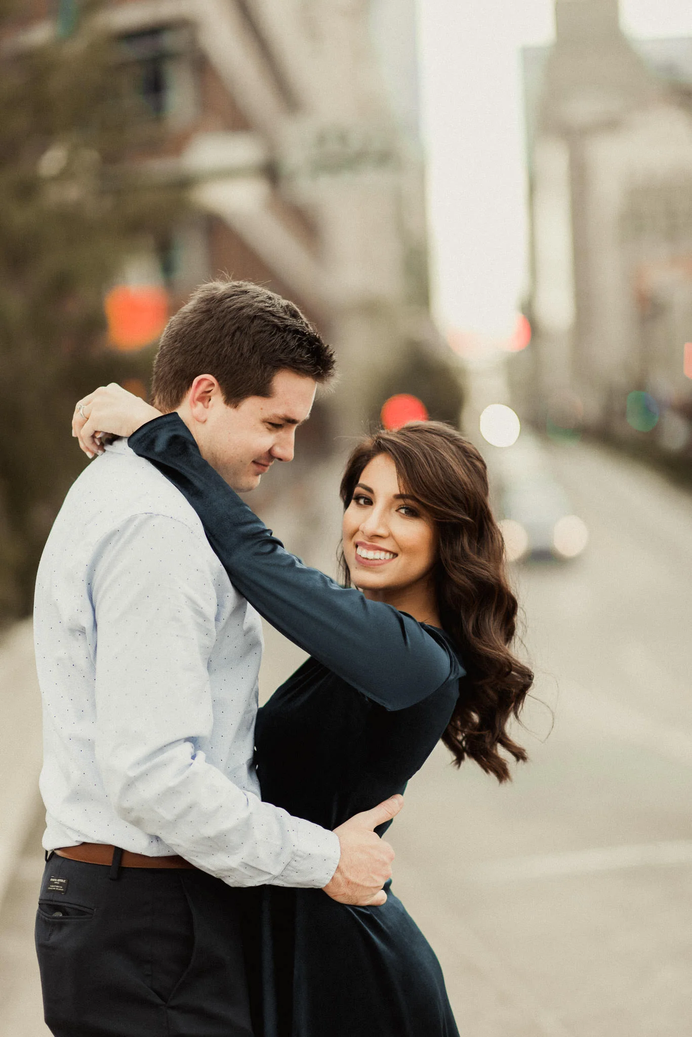 houston-main-street-lifestyle-colorful-holiday-engagement-photographer