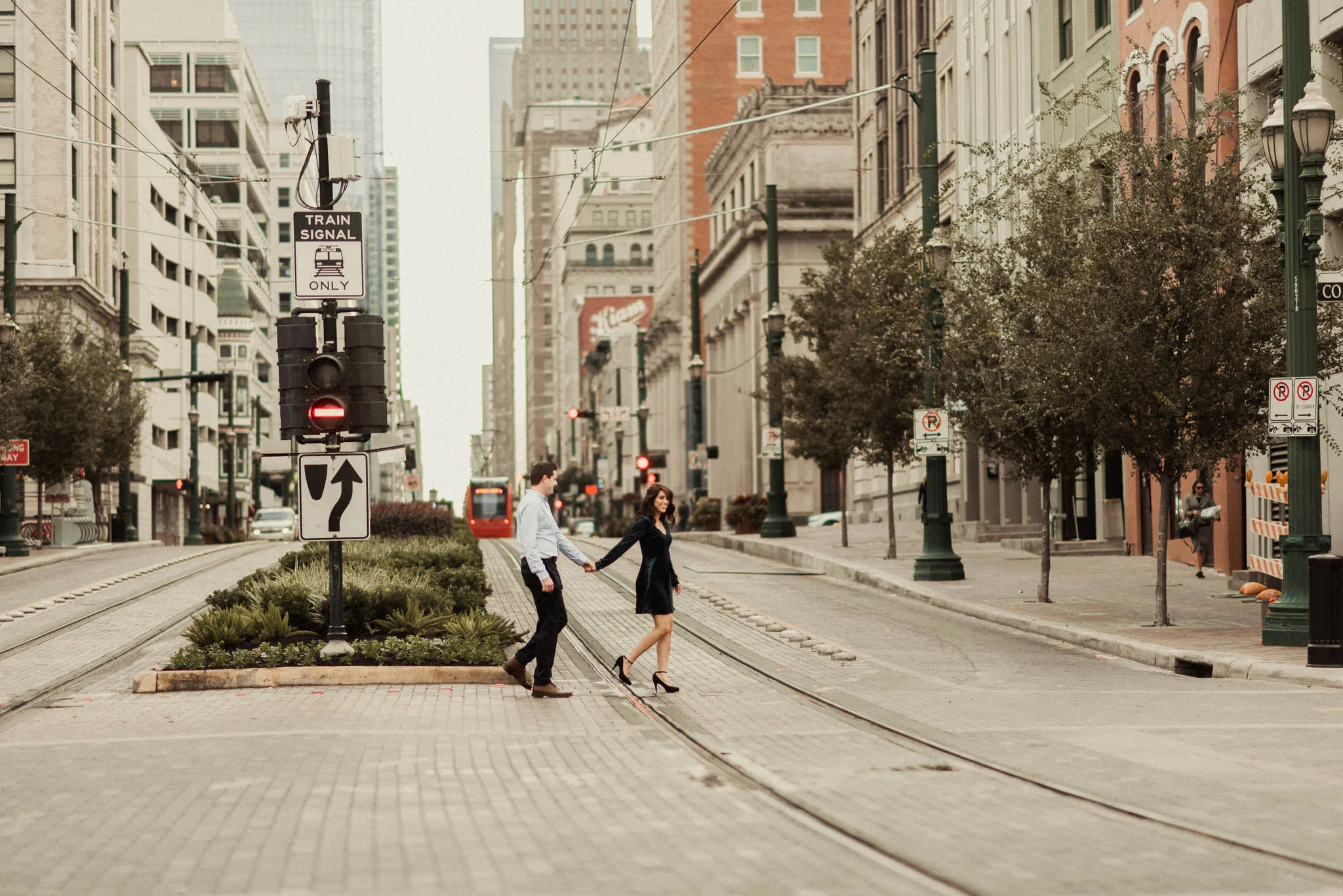 houston-main-street-lifestyle-colorful-holiday-engagement-photographer