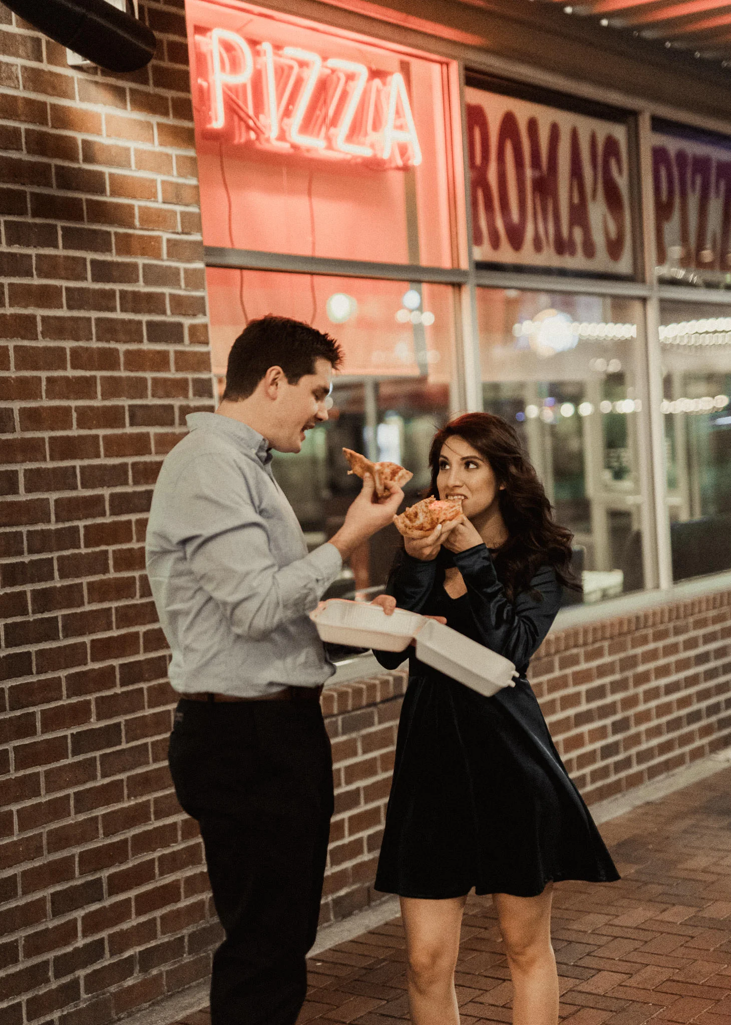 houston-main-street-lifestyle-colorful-holiday-engagement-photographer