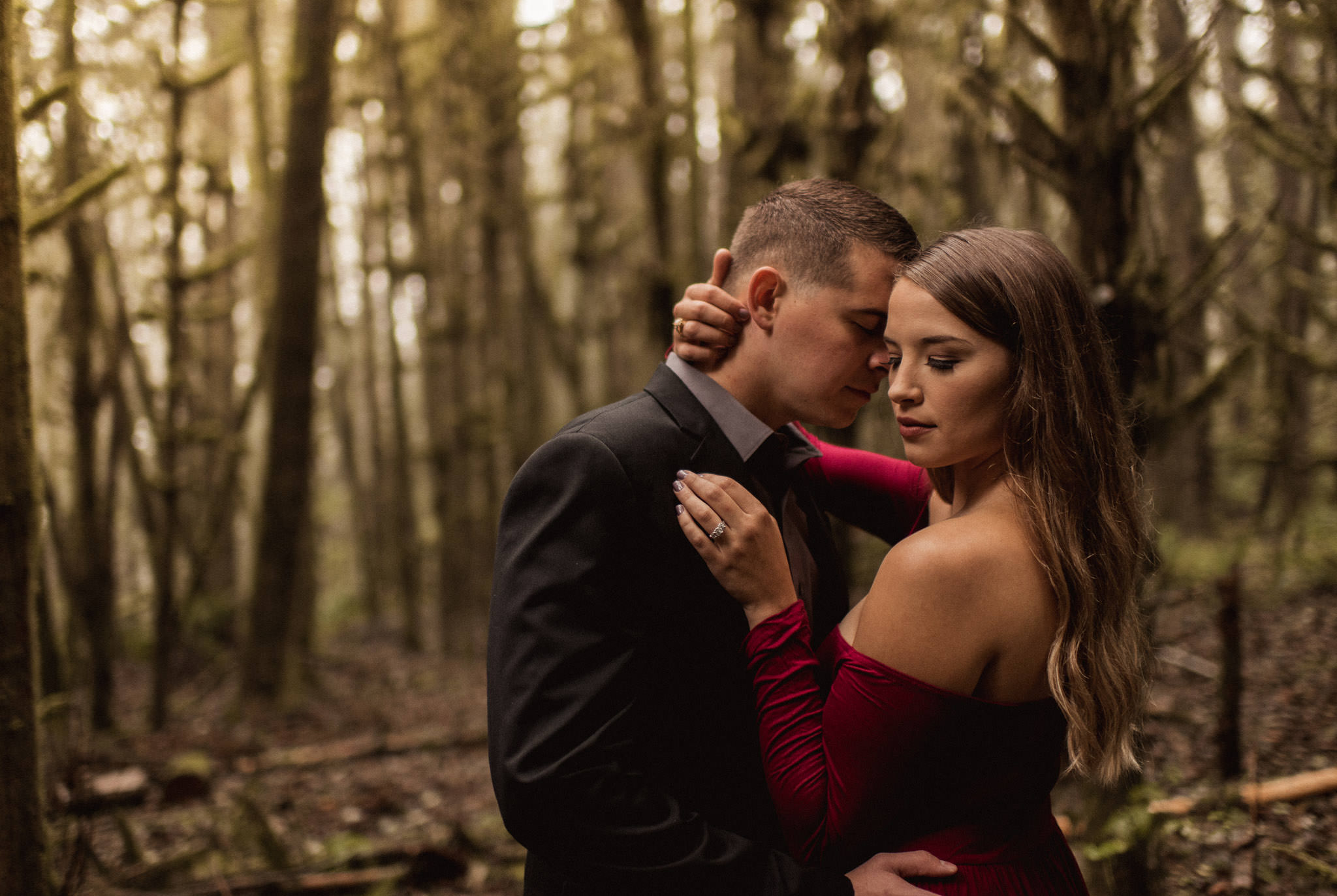 oregon-woodsy-enchated-whimiscal-rainy-ecola-state-park-engagement-session-photographer
