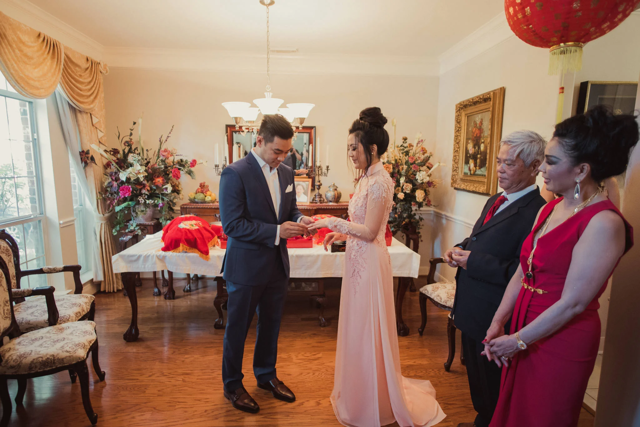 kim-michael-houston-vietnamese-tea-ceremony-engagement-downtown-boulevard-oaks-photographer-32.jpg