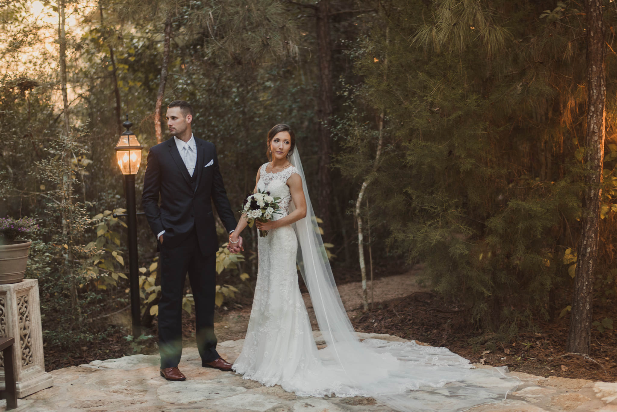 magnolia-bells-rustic-woodsy-houston-resort-wedding-photographer