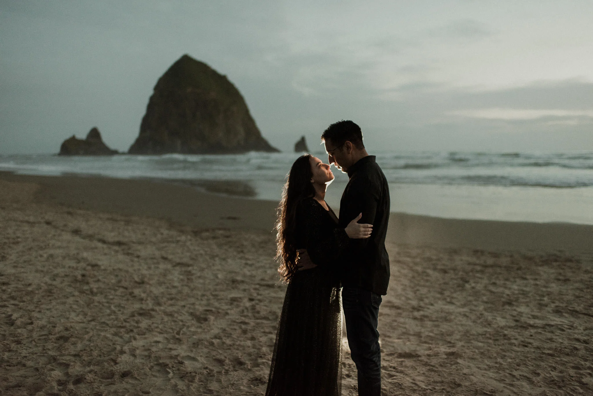 oregon-cannon-beach-ecola-state-park-adventure-destination-engagement-houston-photographer-haystack-rock