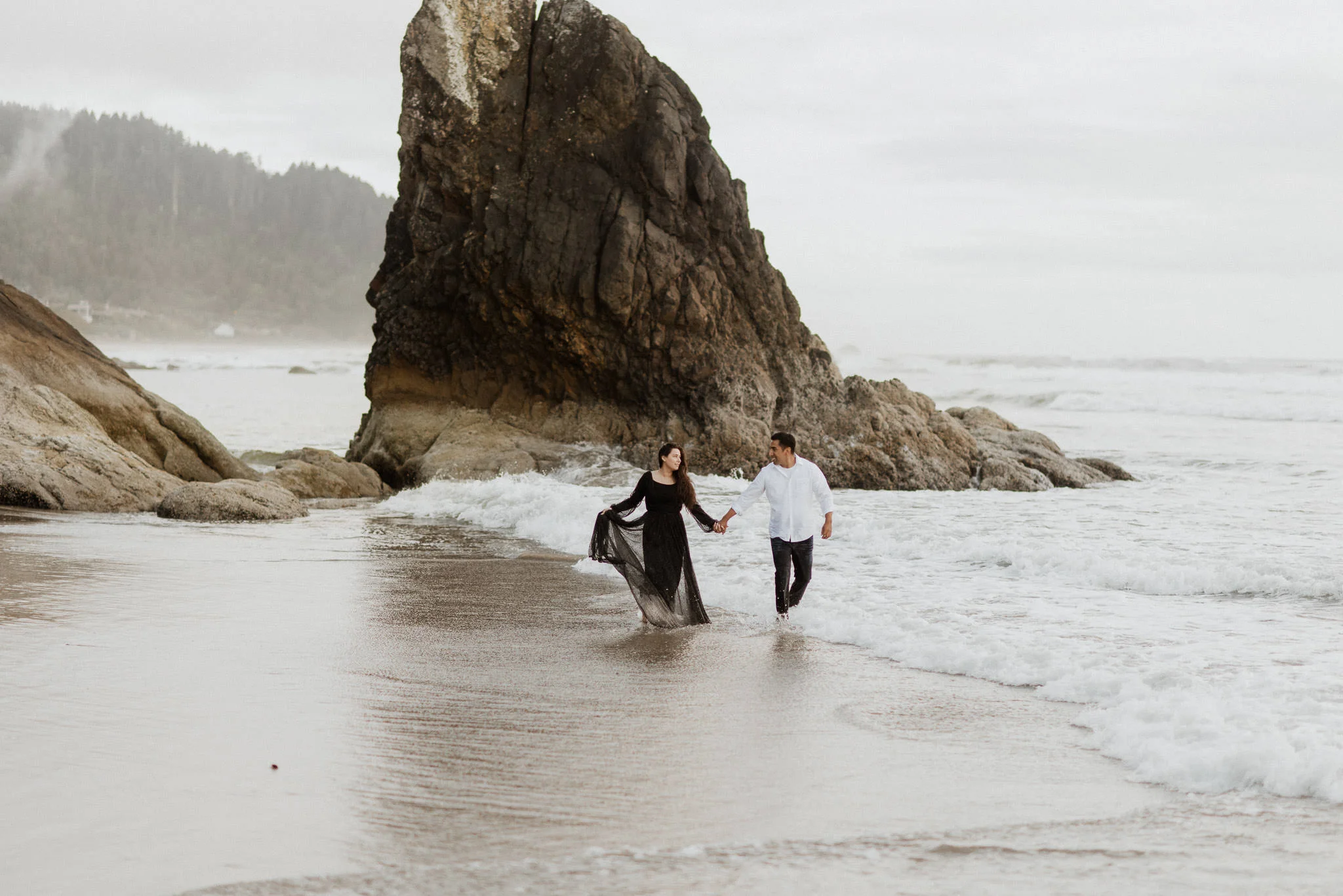 oregon-cannon-beach-ecola-state-park-adventure-destination-engagement-houston-photographer