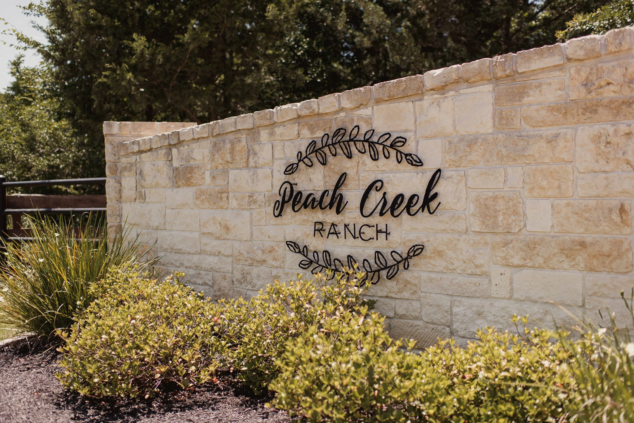 stephanie-gabe-peach-creek-ranch-wedding-college-station-houston-photographer-1.jpg