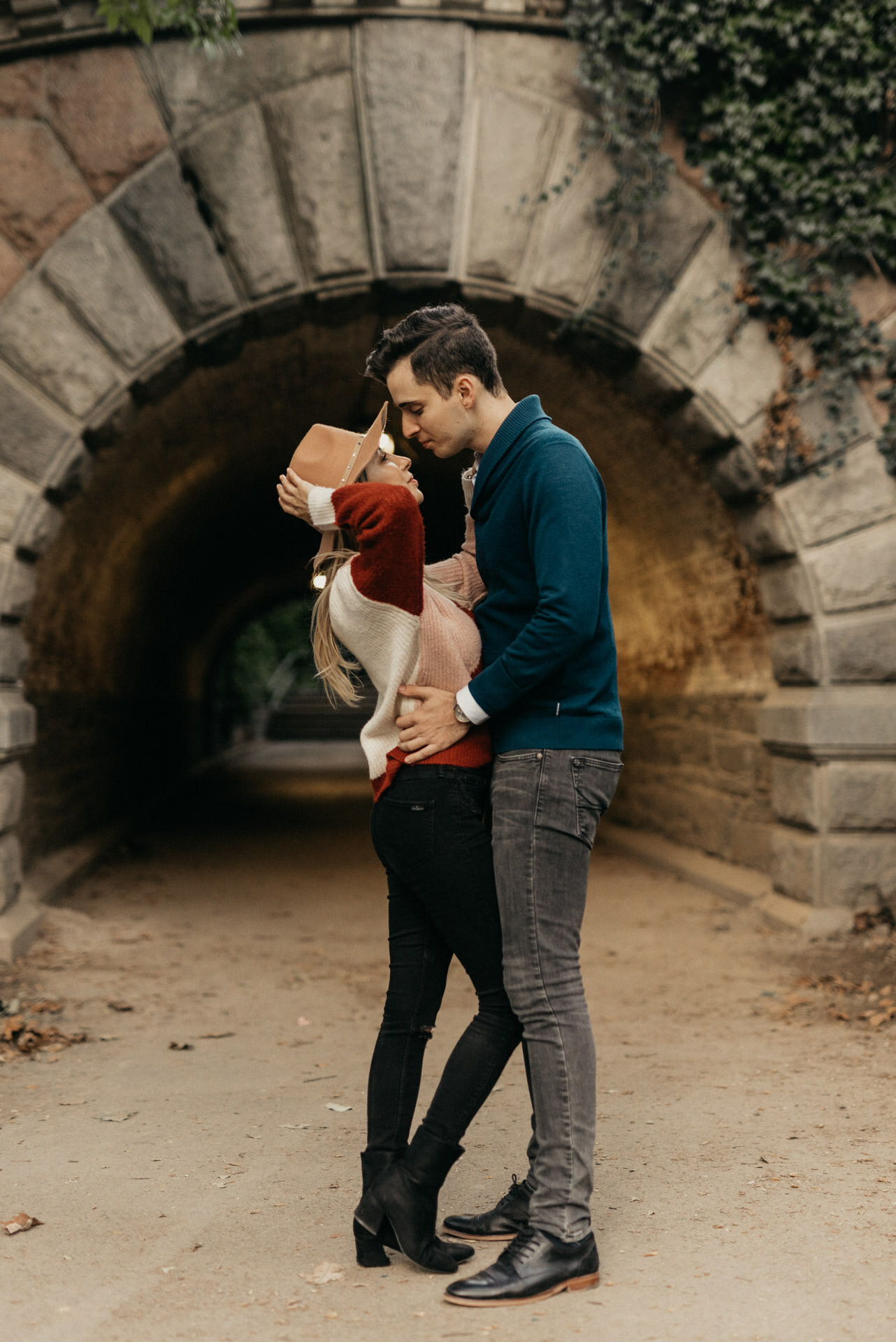 fall-october-new-york-central-park-couples-engagement-session-photographer-houston