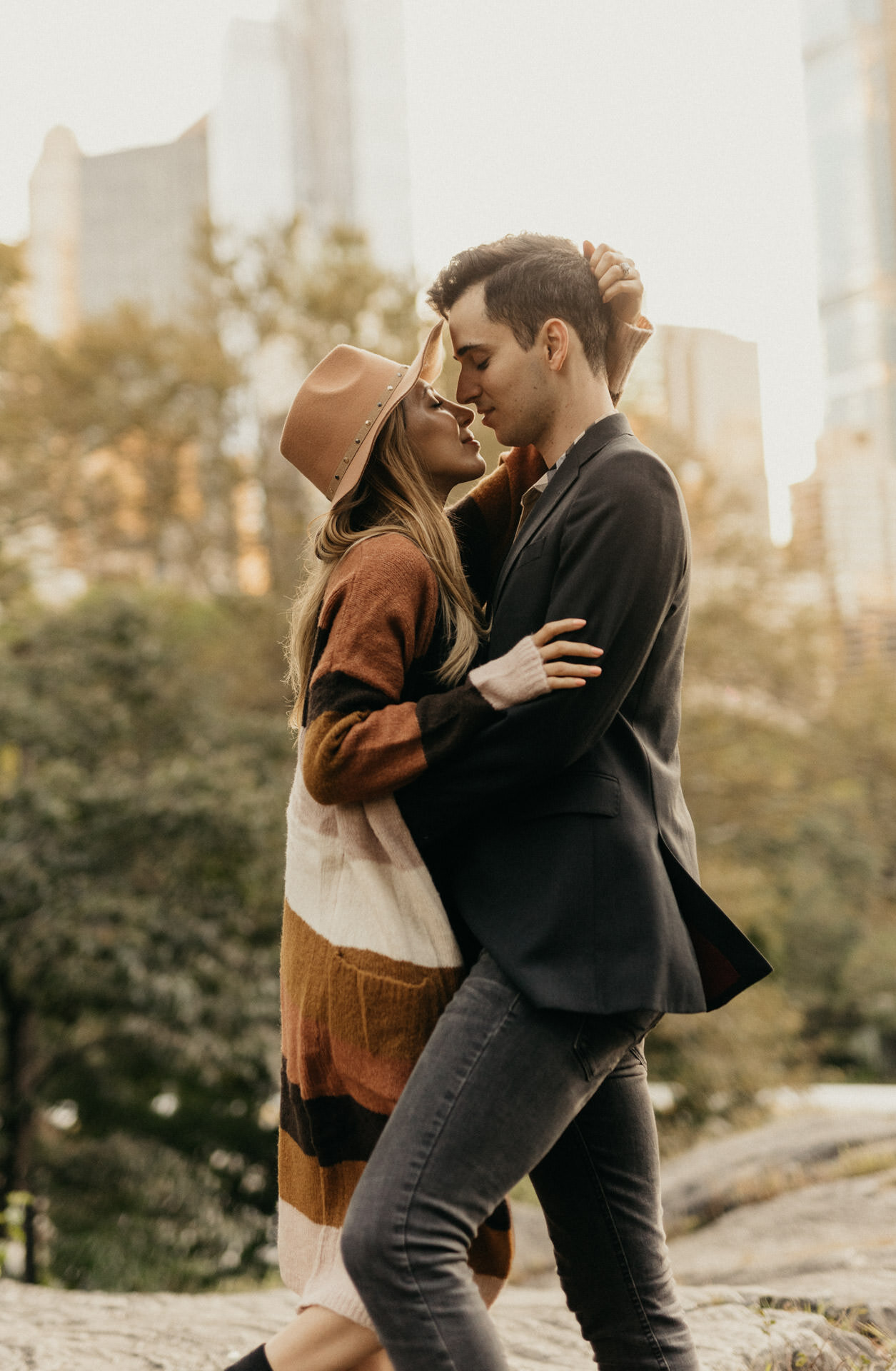 fall-october-new-york-central-park-couples-engagement-session-photographer-houston