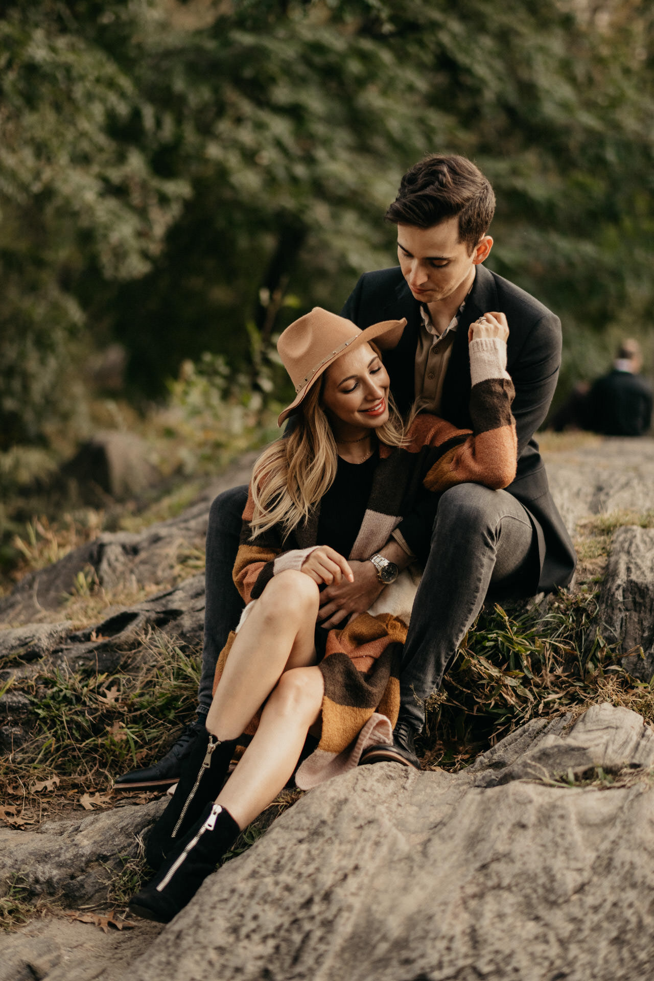 fall-october-new-york-central-park-couples-engagement-session-photographer-houston