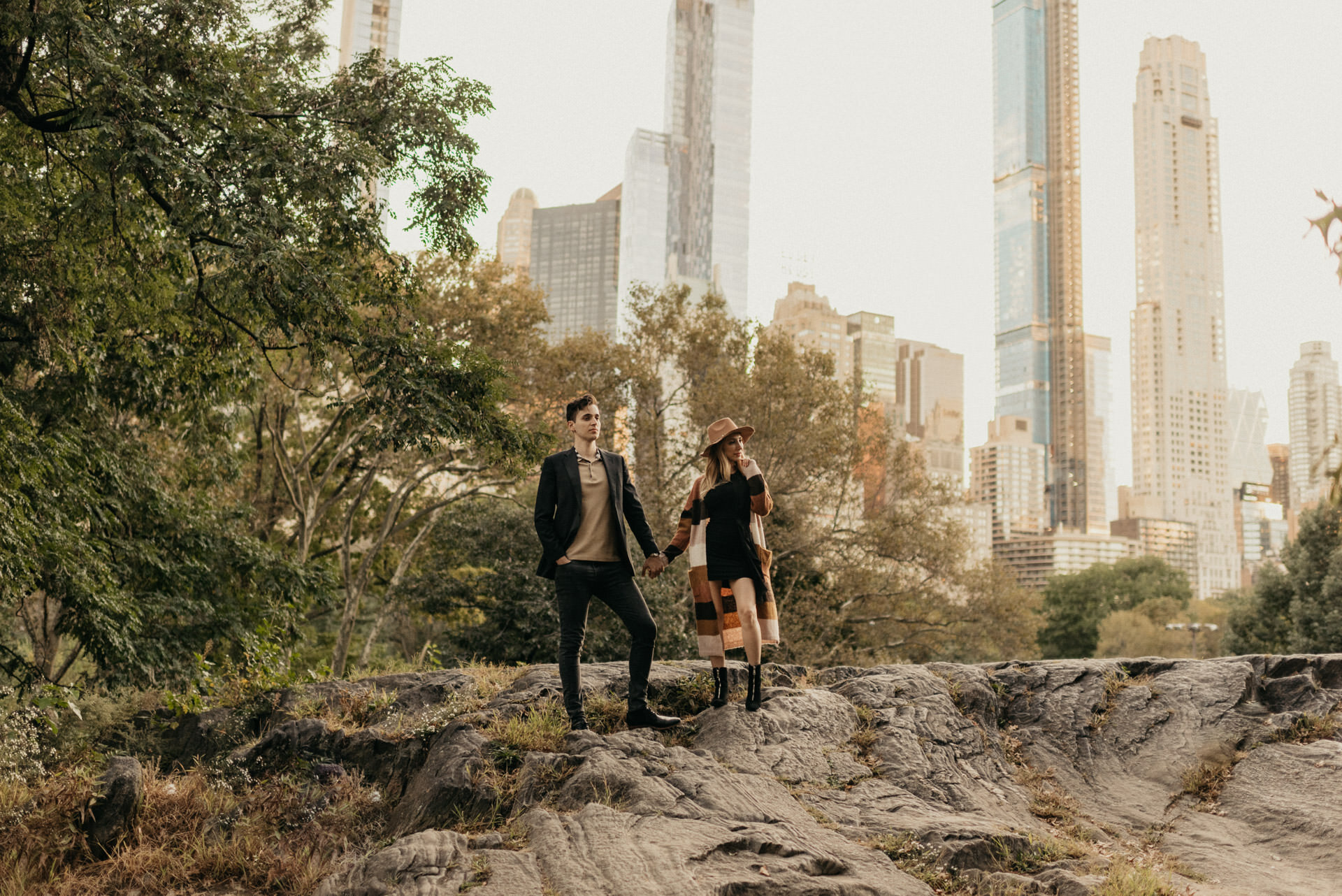 fall-october-new-york-central-park-couples-engagement-session-photographer-houston