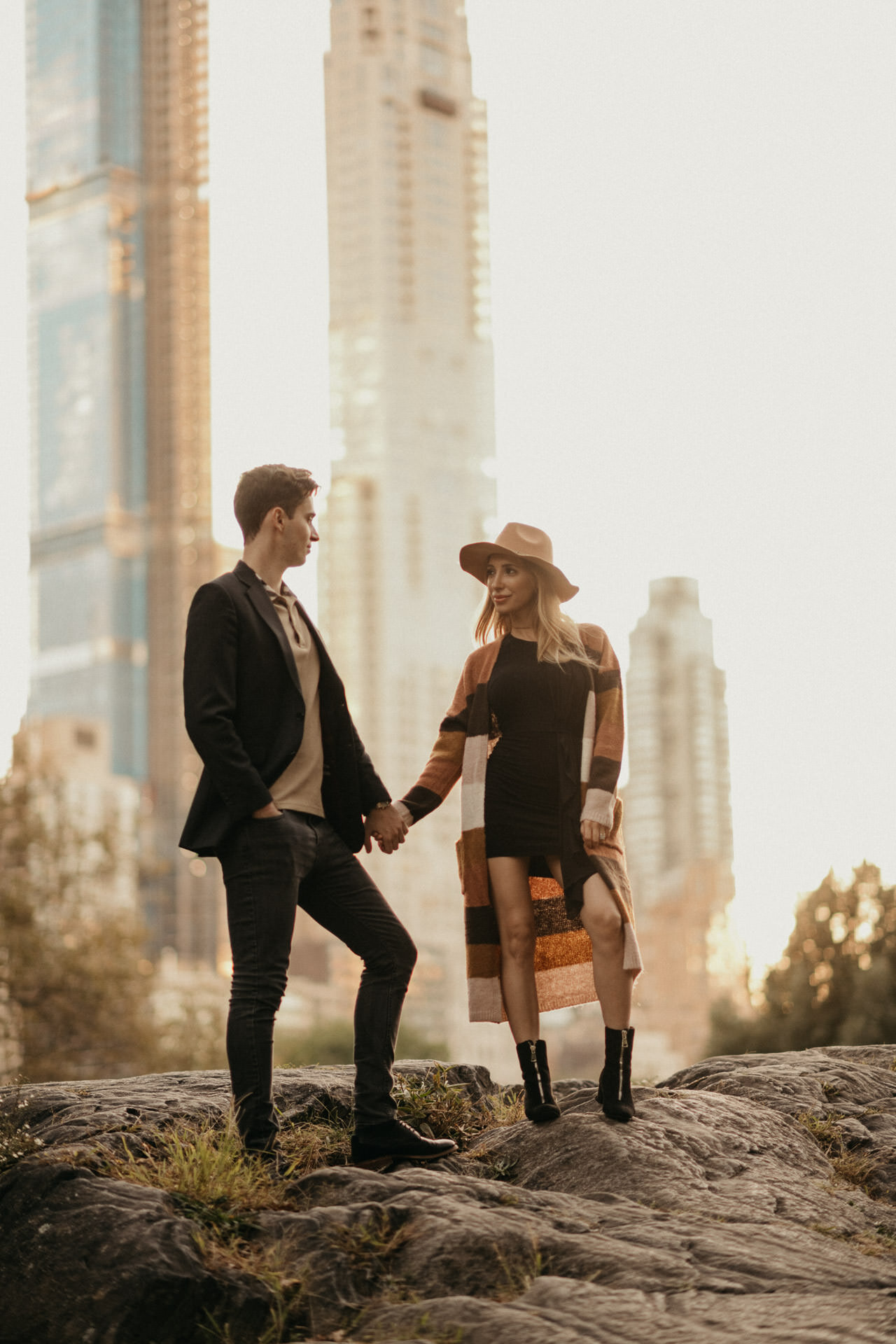 fall-october-new-york-central-park-couples-engagement-session-photographer-houston