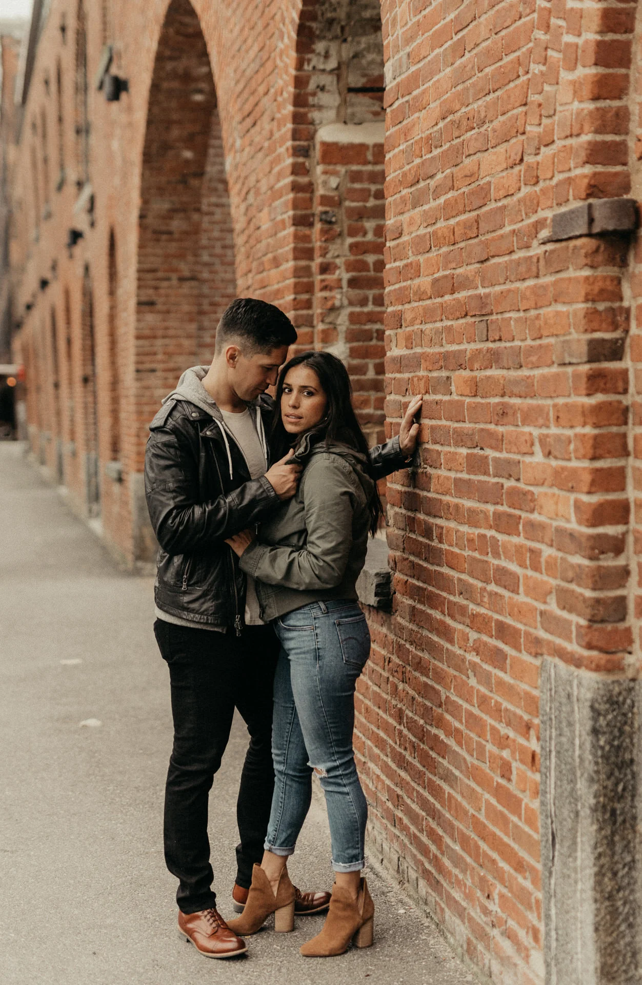 new-york-brooklyn-dumbo-couples-engagement-session-photographer