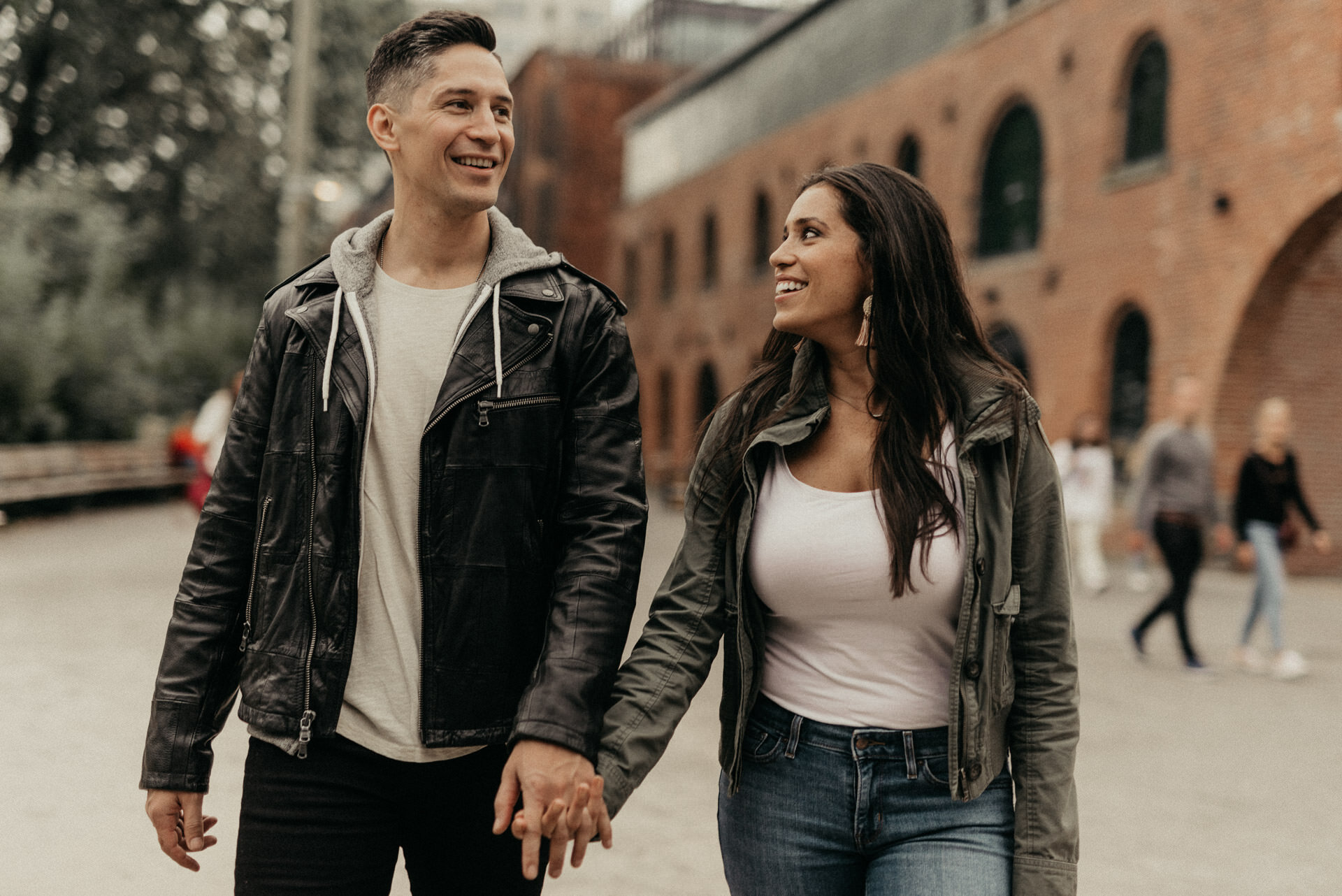 new-york-brooklyn-dumbo-couples-engagement-session-photographer