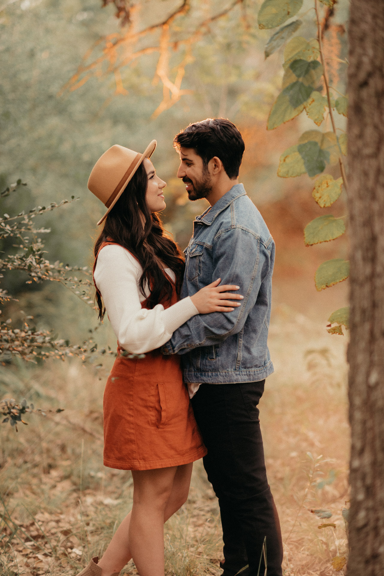 hermann-park-fall-november-boho-earthy-magical-sunset-golden-engagement-photographer