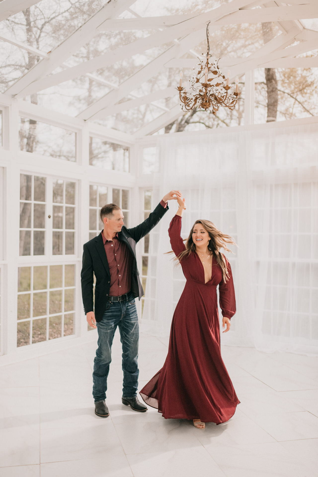 woodlands-oak-atelier-willow-greenhouse-photo-engagement-session-photography