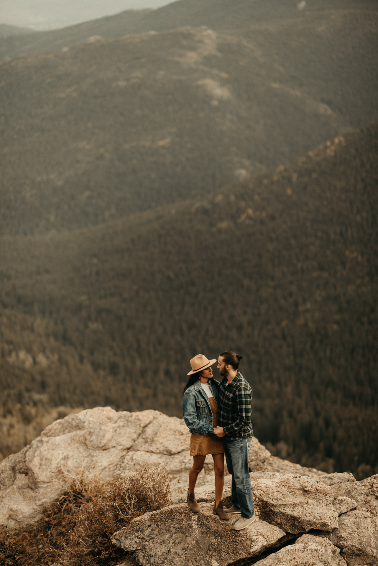 Evergreen-colorado-fall-aspen-woodsy-squaw-mountain-proposal-engagement-photography
