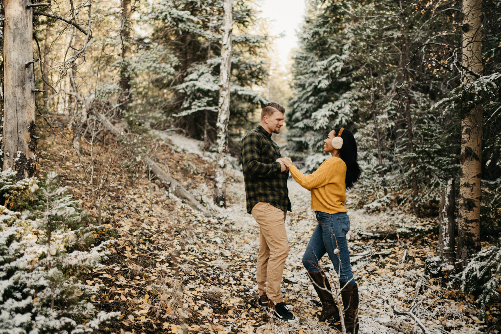 kelsey-rob-snowy-fall-leaves-evergreen-colorado-engagement-session-15.jpg