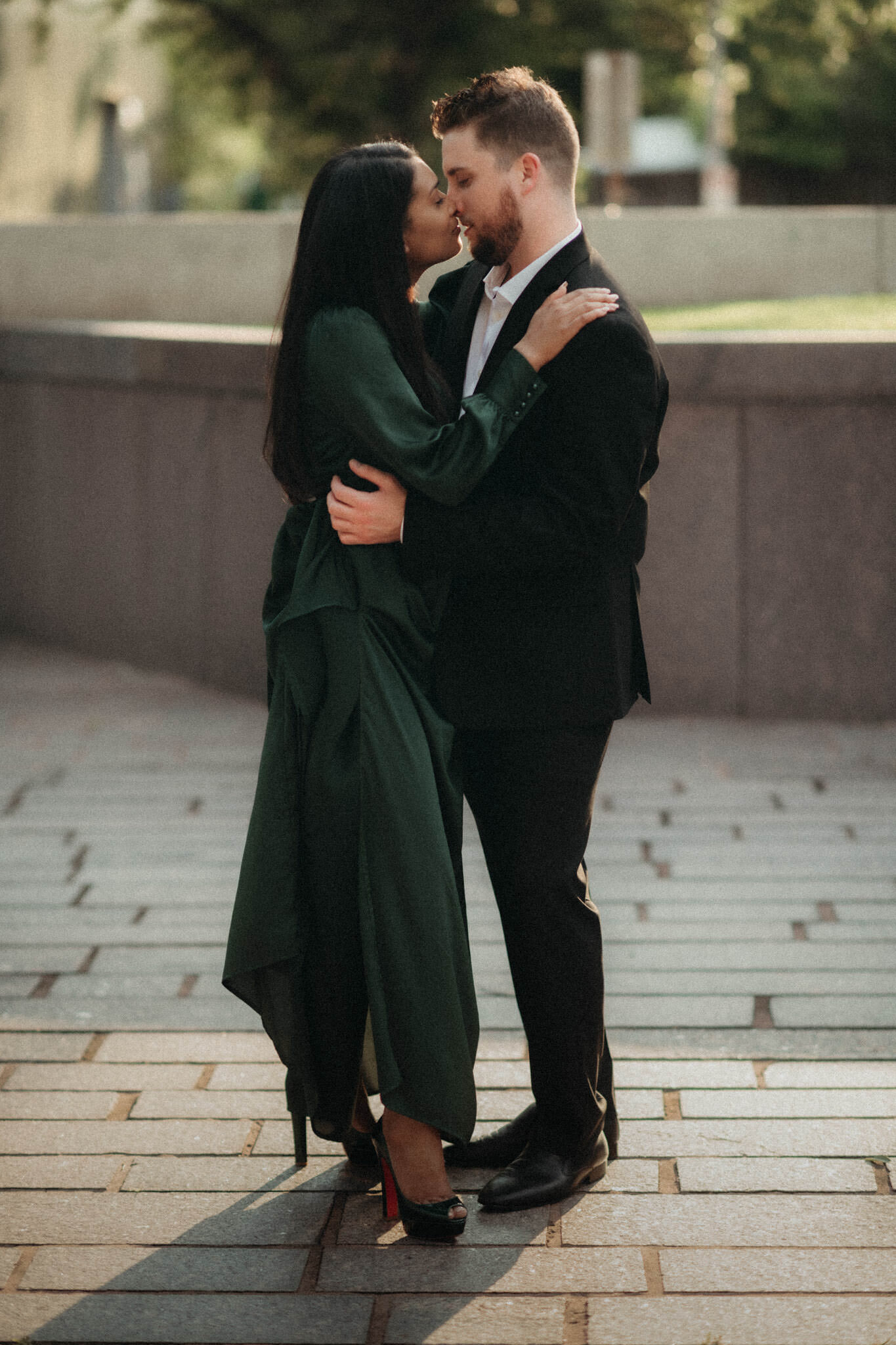 Houston-museum-district-classy-engagement-photographer
