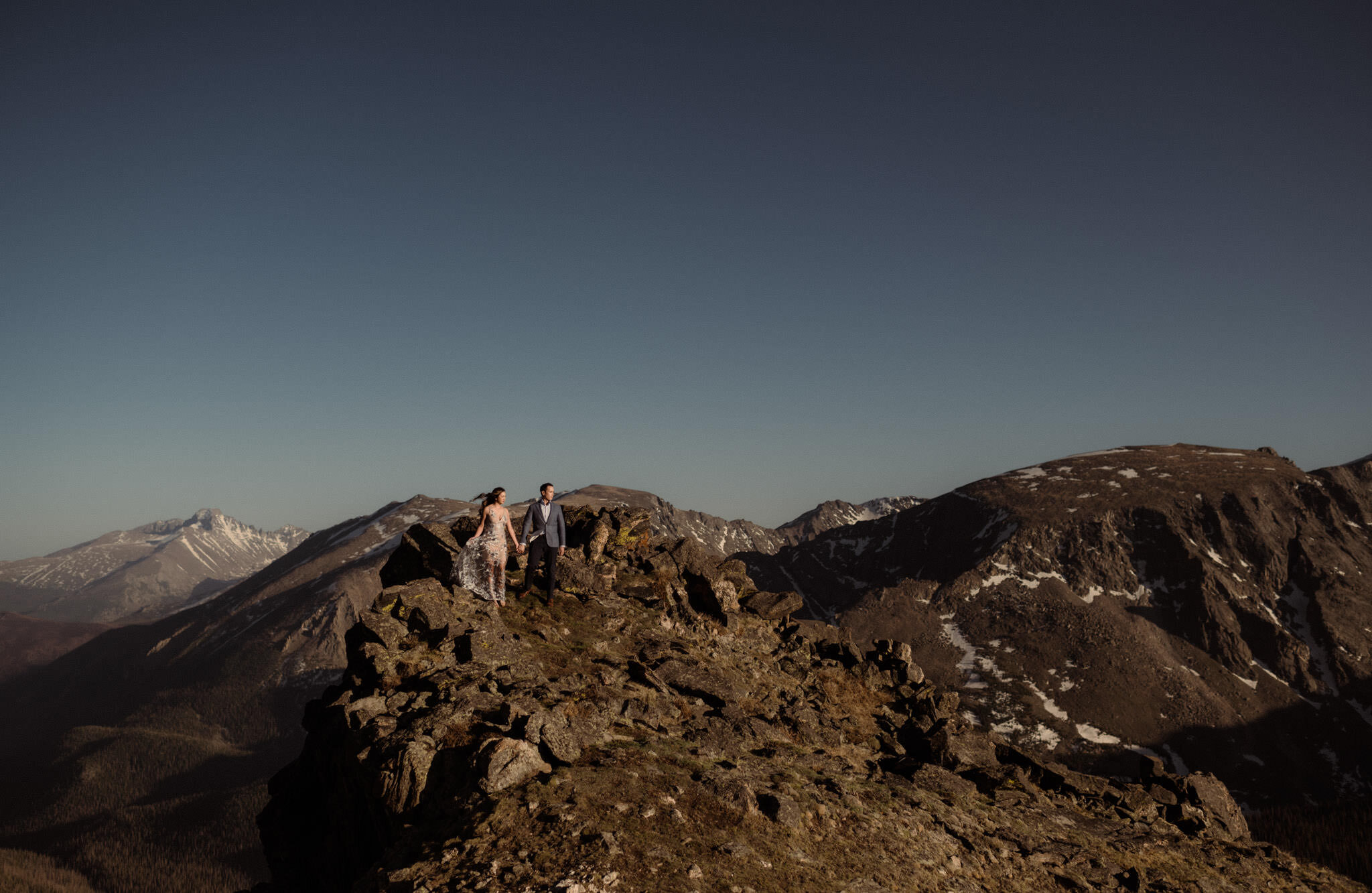 Rocky-Mountain-National-Park-destination-adventure-colorado-engagement-session-photographer