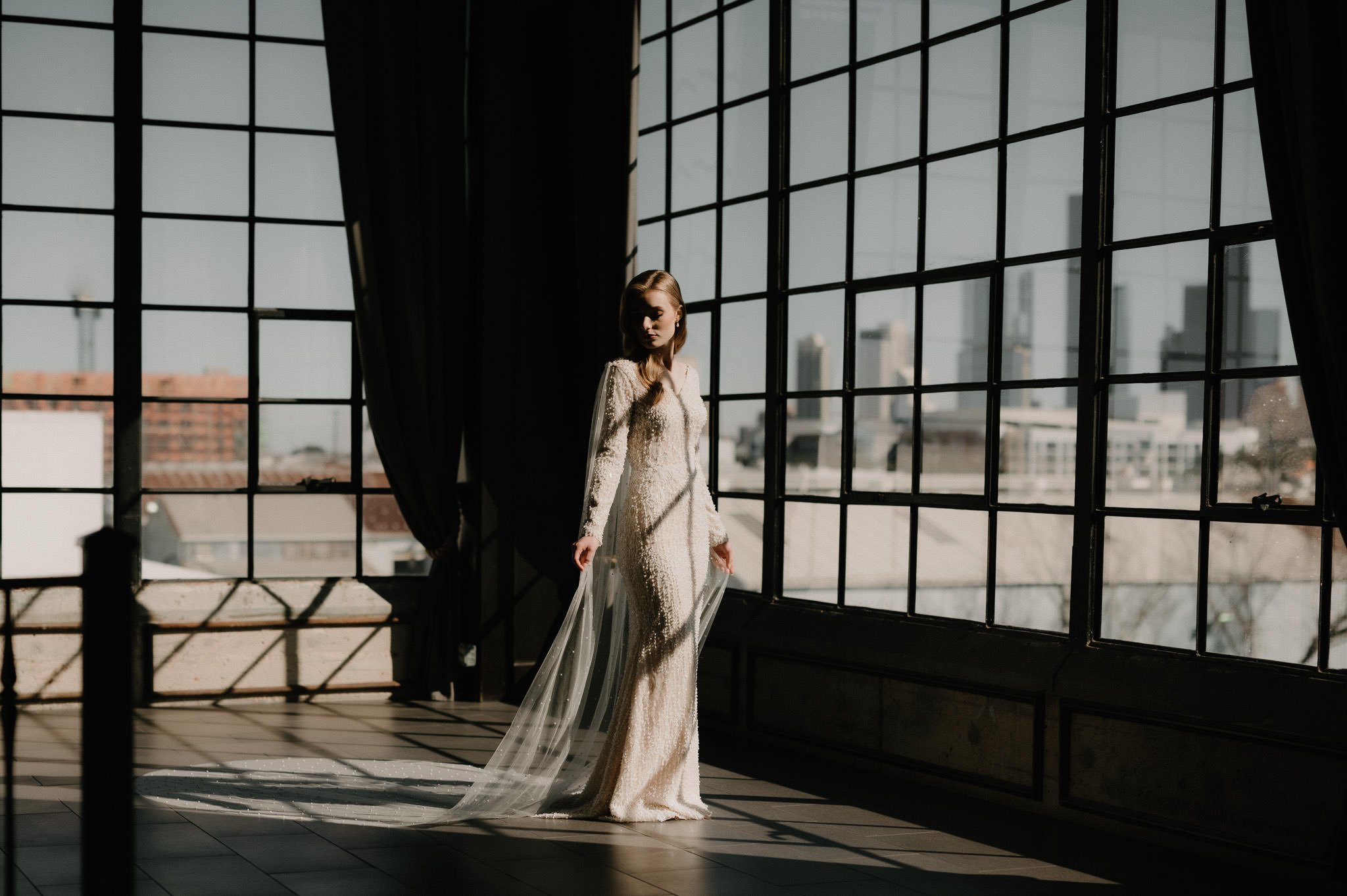 Astorian-wedding-venue-bridal-session-vintage-industrial-chic-art-deco-gatsby-houston-photographer