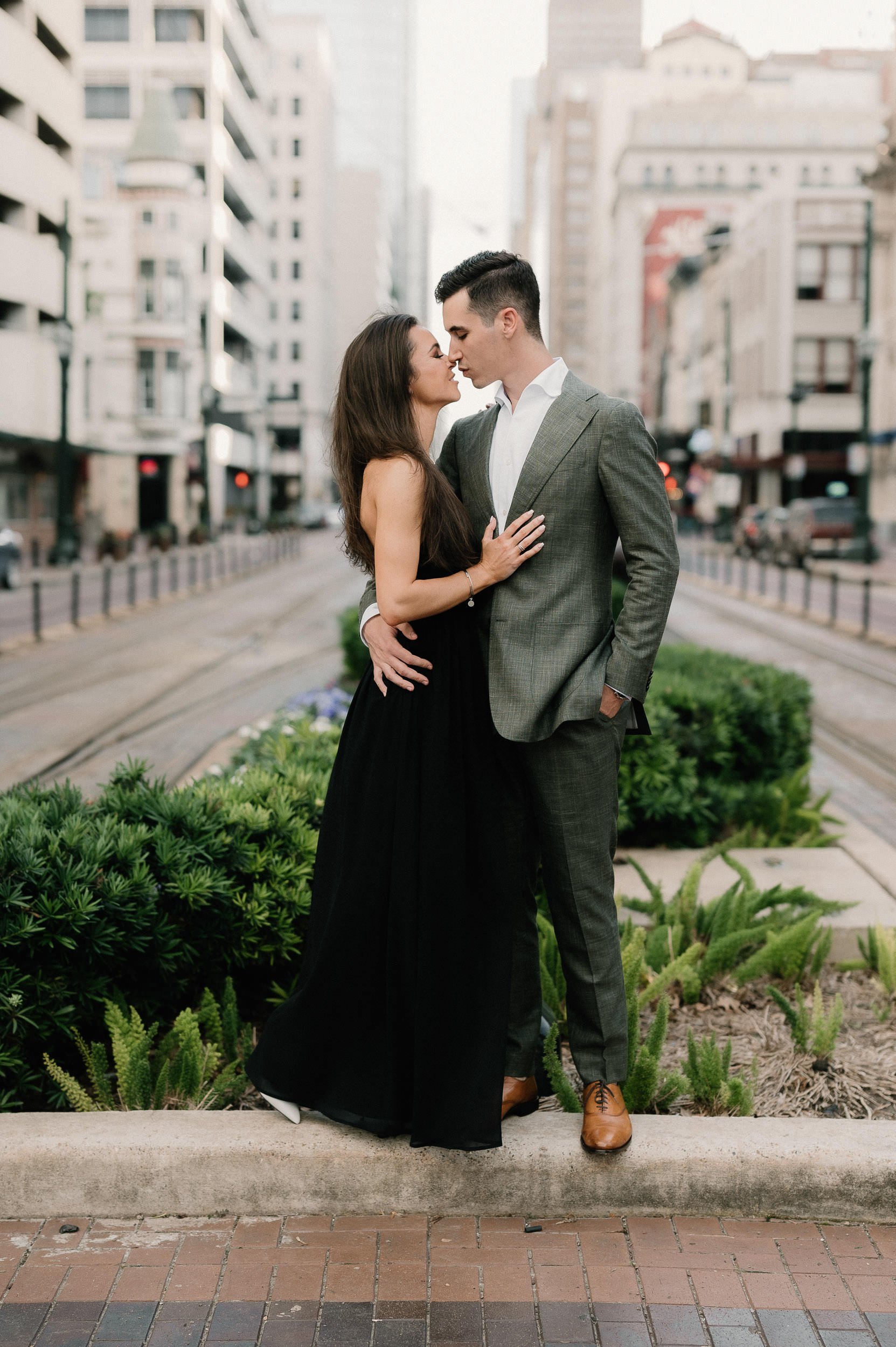 natalie-devyn-classy-modern-downtown-houston-rooftop-engagement-session-sm-6.jpg