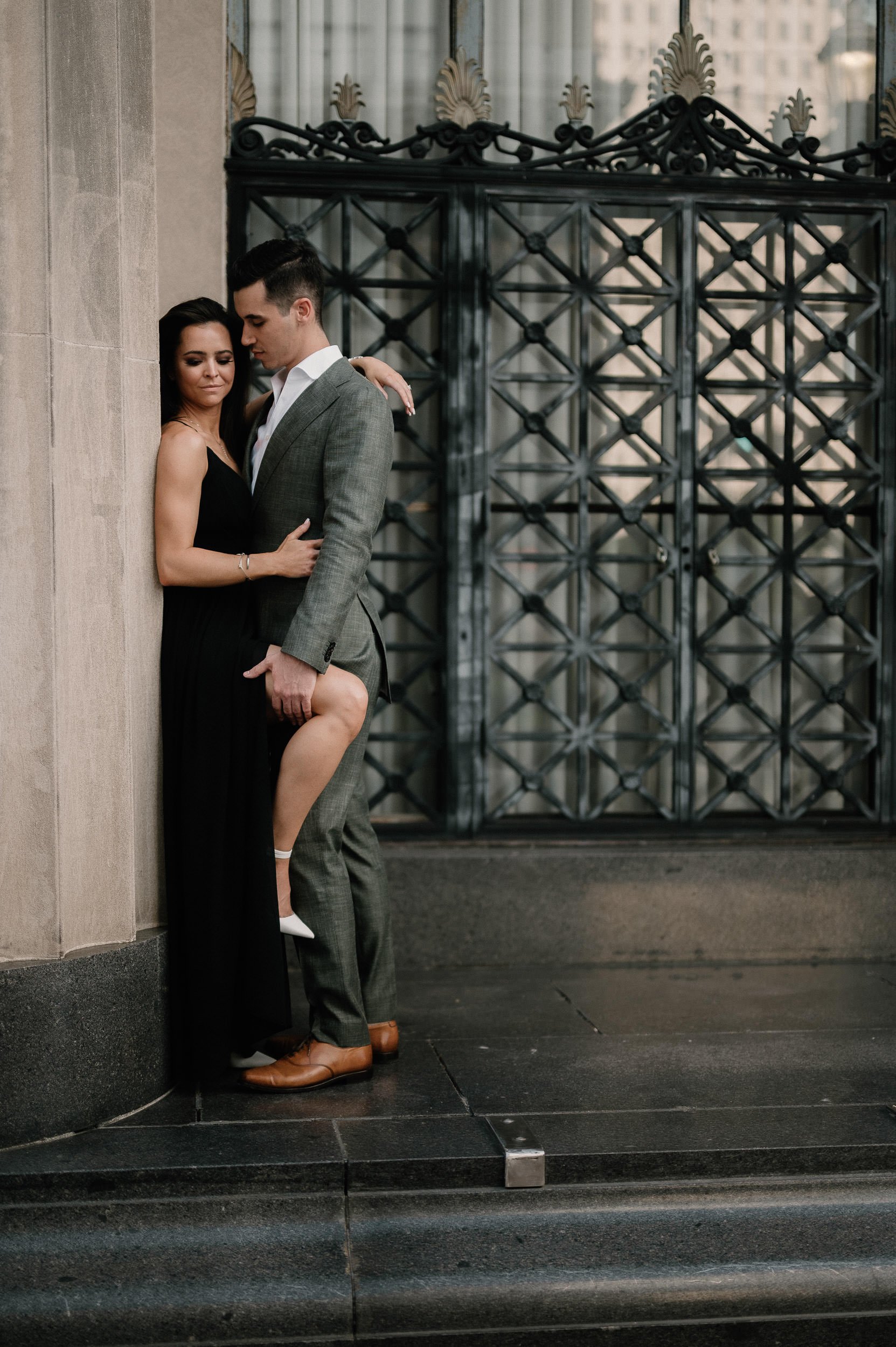 natalie-devyn-classy-modern-downtown-houston-rooftop-engagement-session-sm-26.jpg