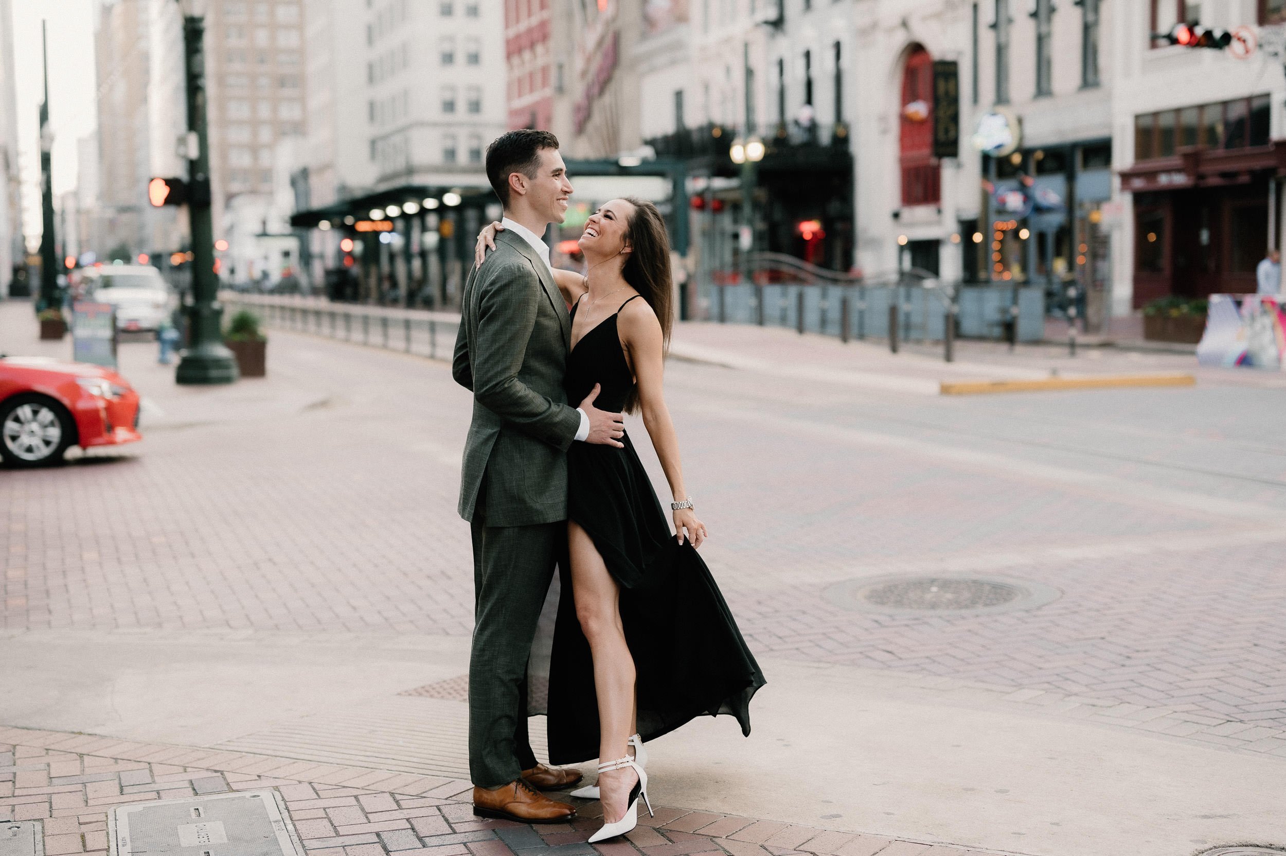 natalie-devyn-classy-modern-downtown-houston-rooftop-engagement-session-sm-108.jpg