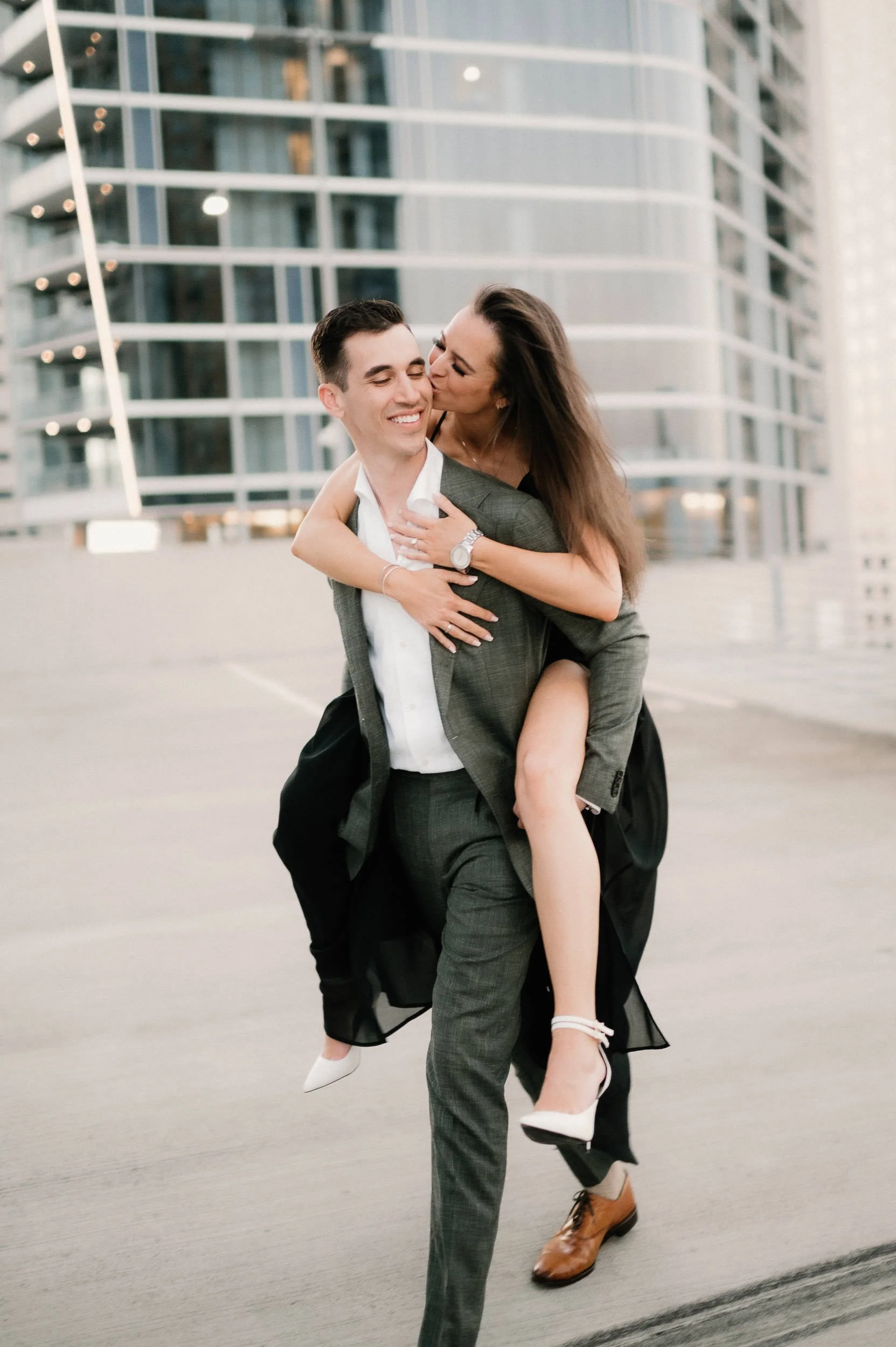 natalie-devyn-classy-modern-downtown-houston-rooftop-engagement-session-sm-176.jpg