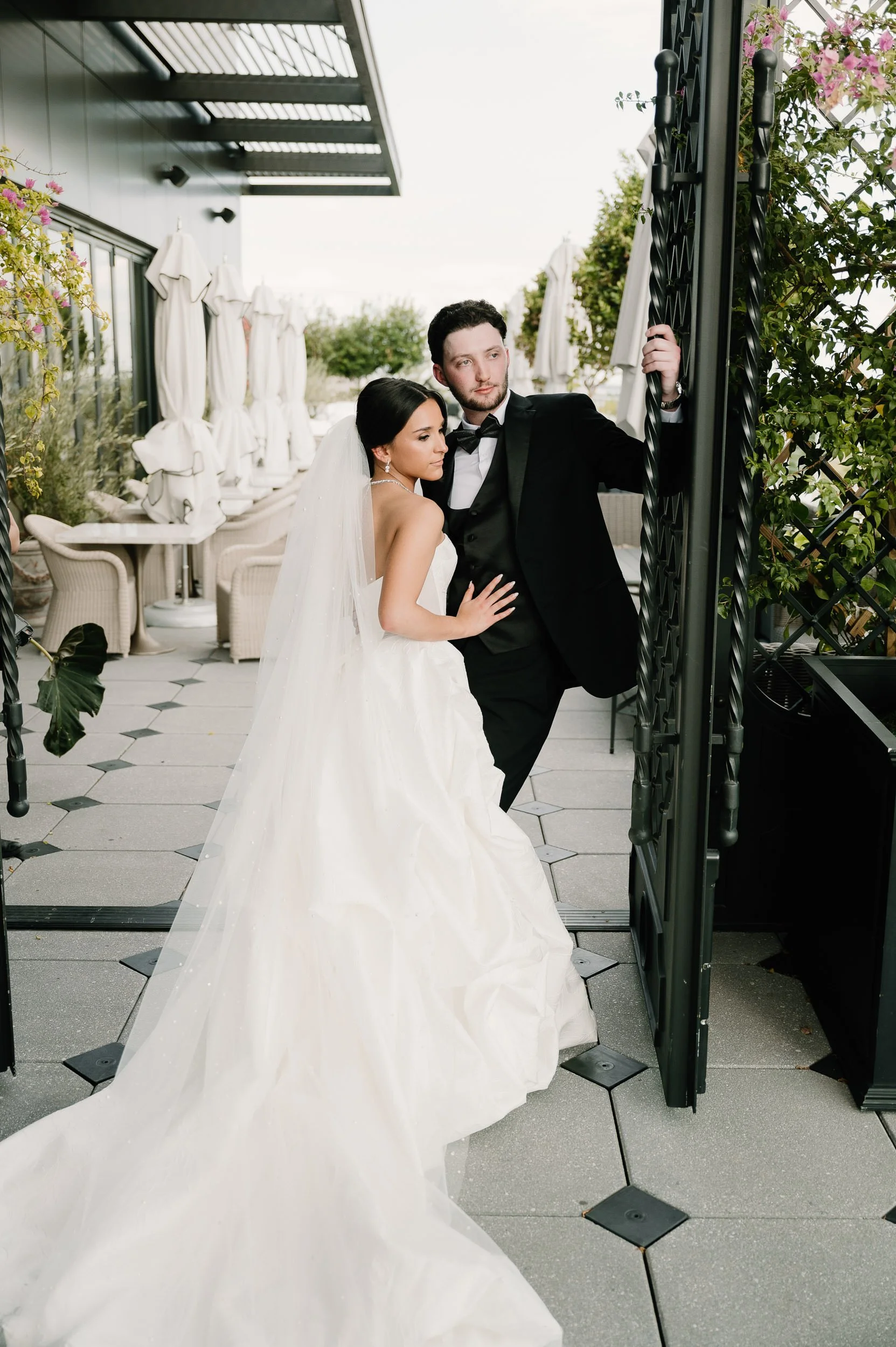MODERN-LUXURY-HOUSTON-VENUE-LE-TESSERAE-EAST-RIVER-WEDDING-PHOTOGRAPHY