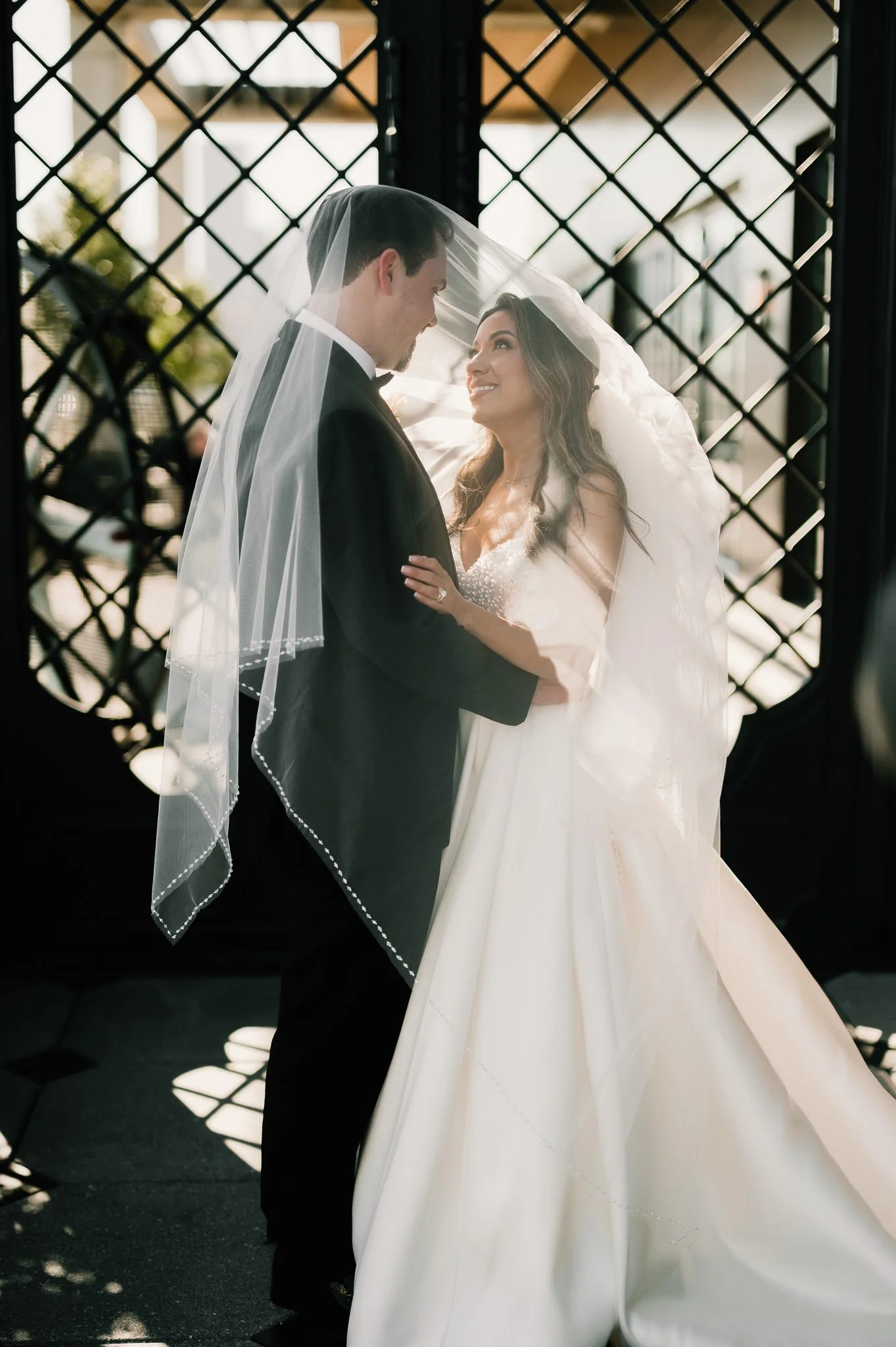 Houston-modern-luxury-wedding-venue-le-tesserae-photography-east-river