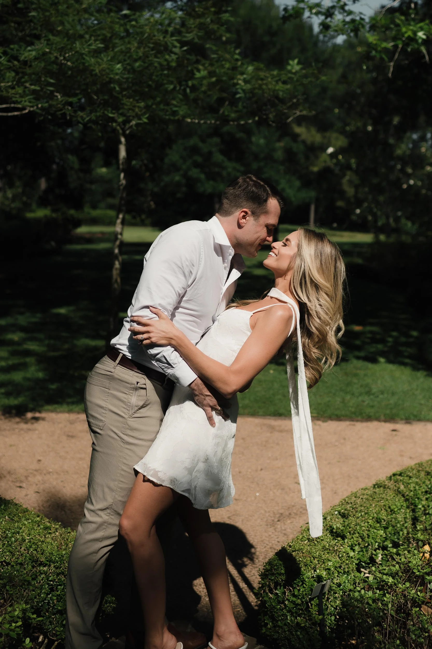 nikki-harrison-houston-modern-classy-luxury-engagement-sm-10.jpg
