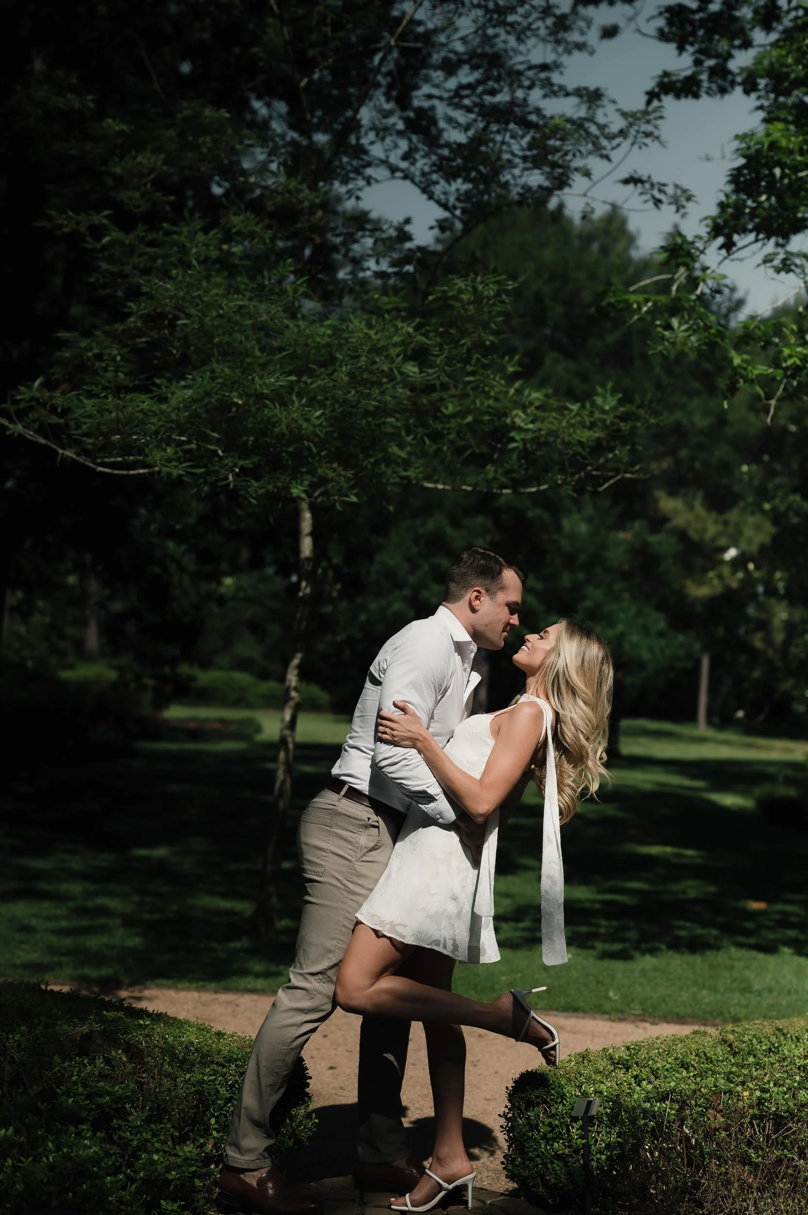 nikki-harrison-houston-modern-classy-luxury-engagement-sm-13.jpg